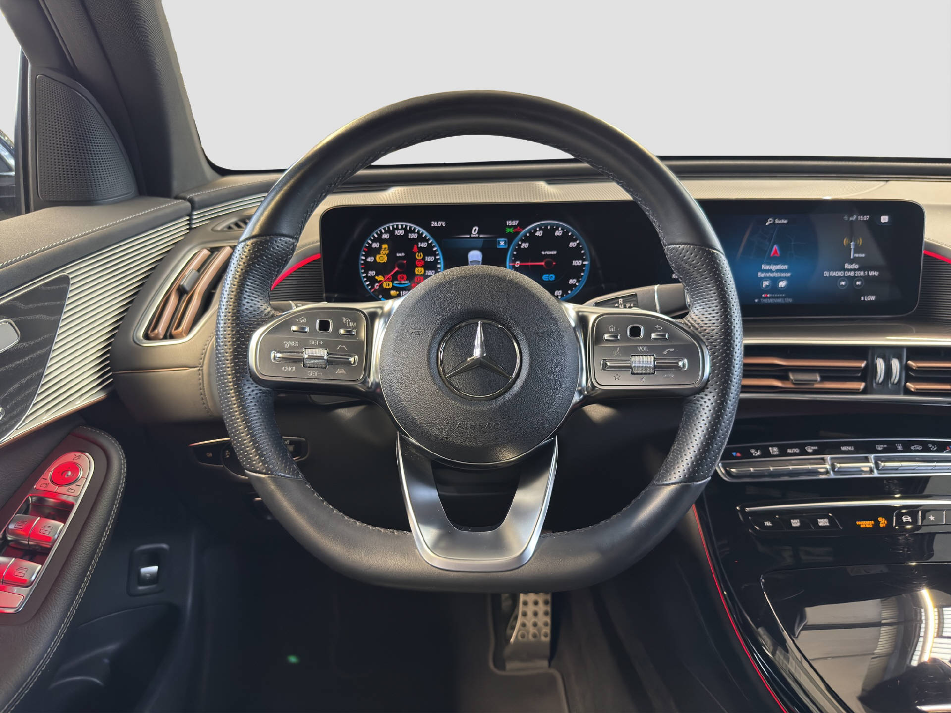 MERCEDES-BENZ EQC 400 AMG Line 4MATIC-image-8