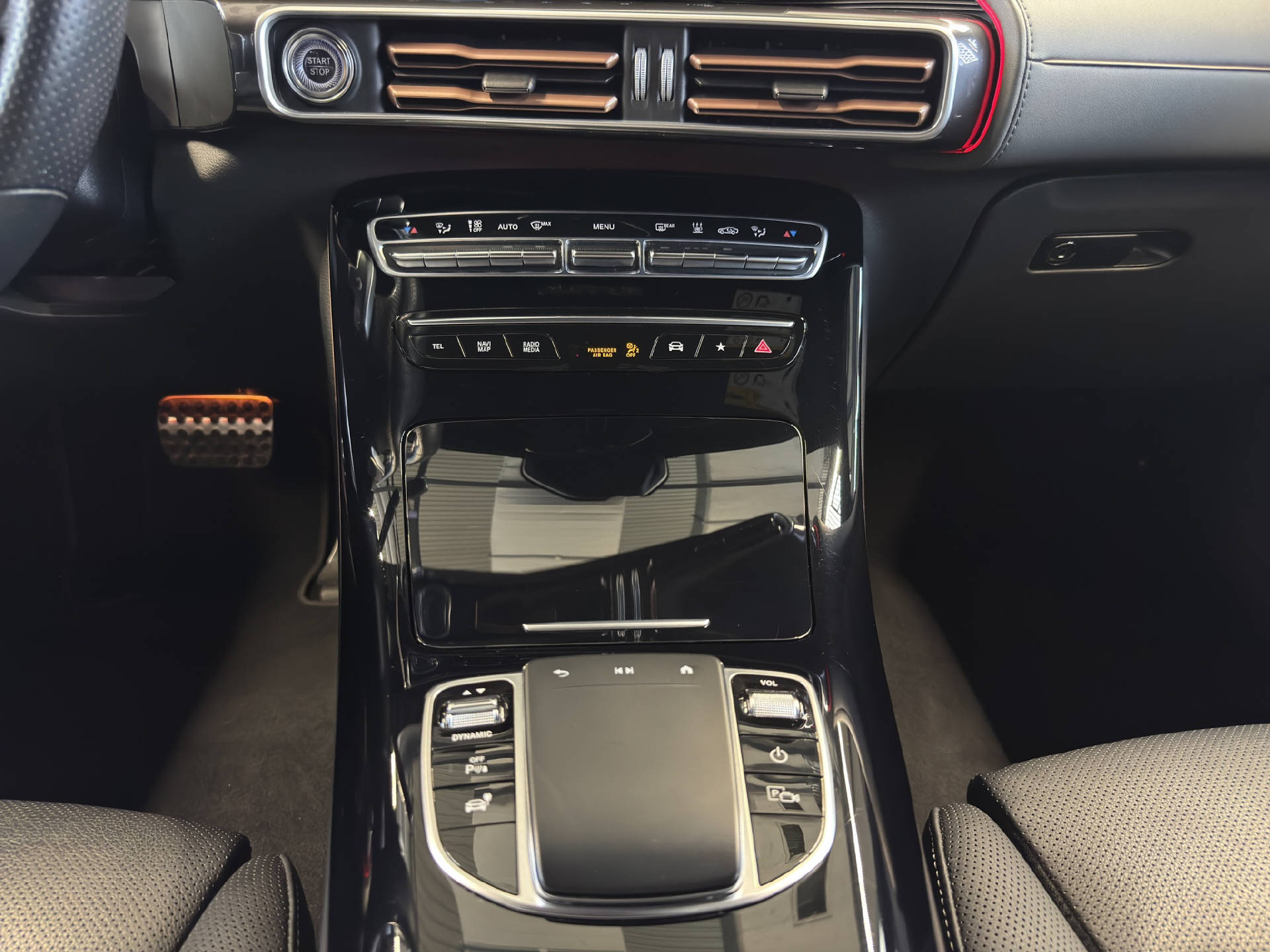 MERCEDES-BENZ EQC 400 AMG Line 4MATIC-image-9