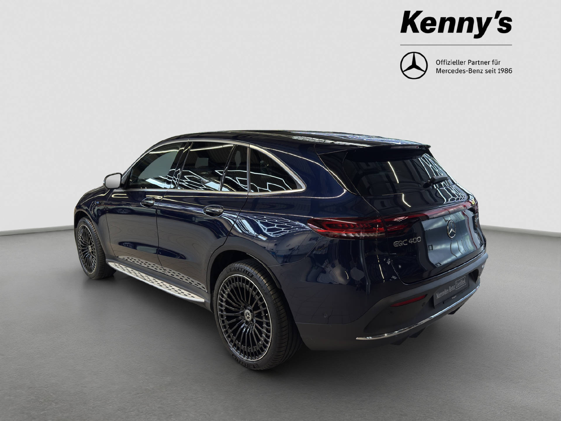 MERCEDES-BENZ EQC 400 AMG Line 4MATIC-showroom-element-3