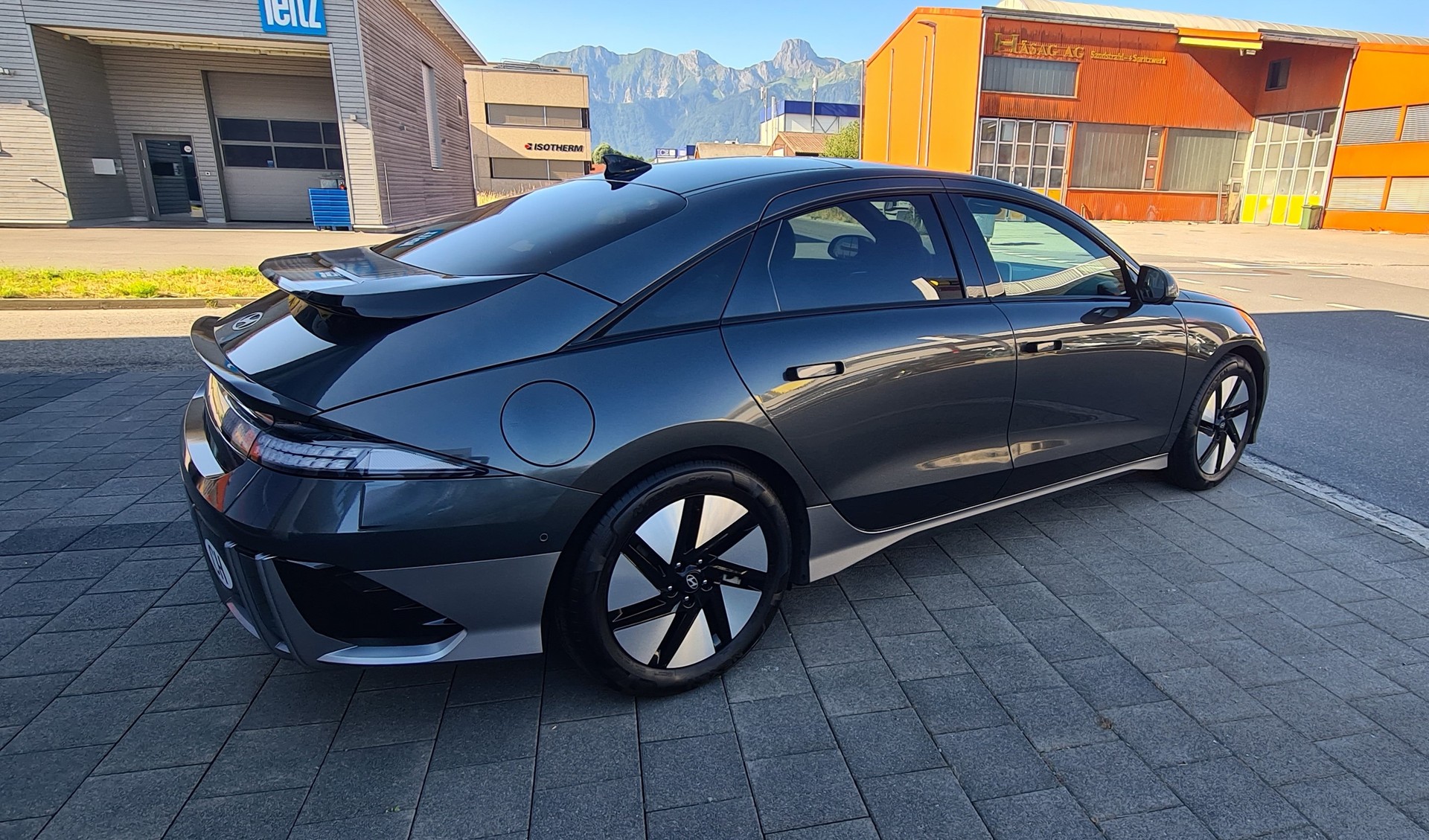 HYUNDAI Ioniq 6 77kWh Launch Edition 2WD-showroom-element-3