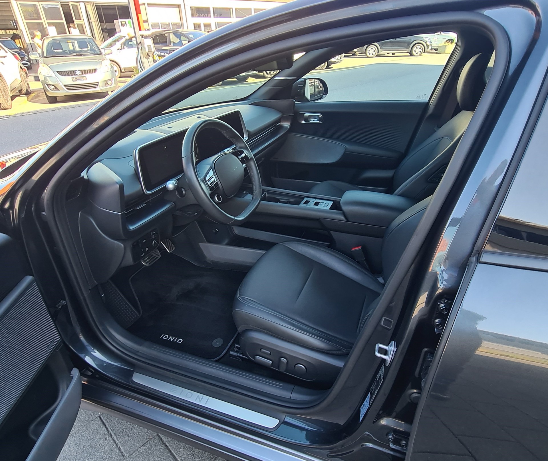 HYUNDAI Ioniq 6 77kWh Launch Edition 2WD-image-9