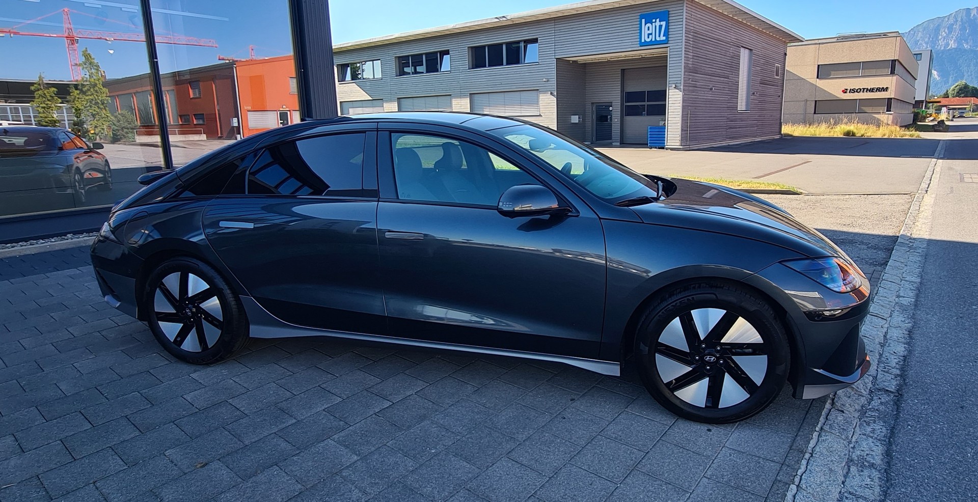 HYUNDAI Ioniq 6 77kWh Launch Edition 2WD-showroom-element-2