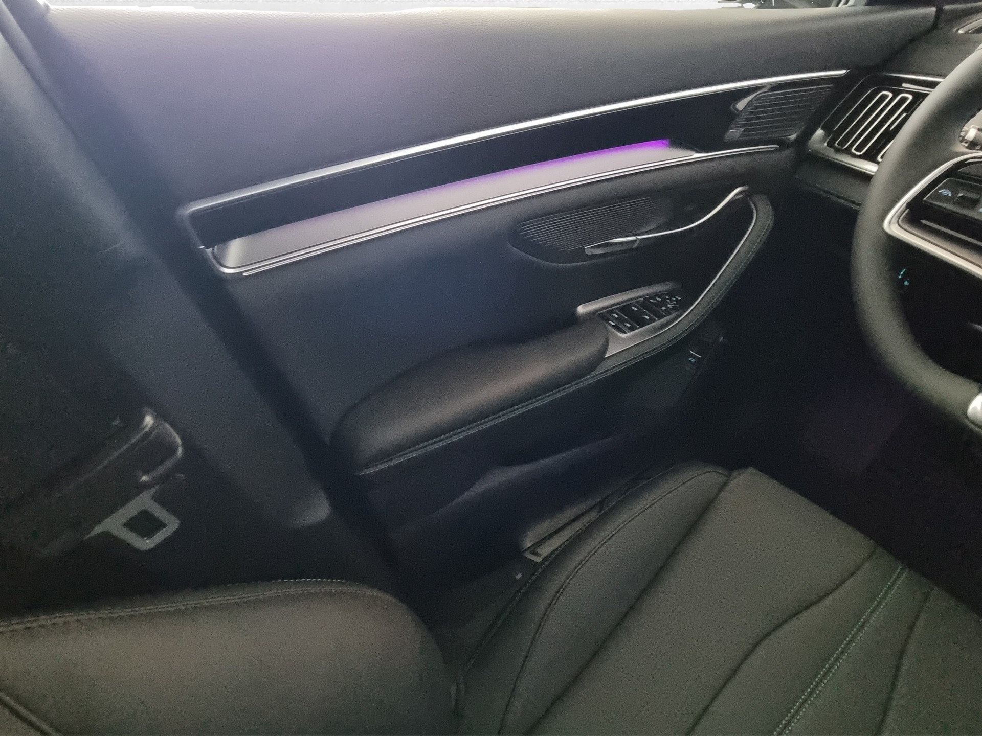 BYD Seal U DM-i Comfort FWD-image-11