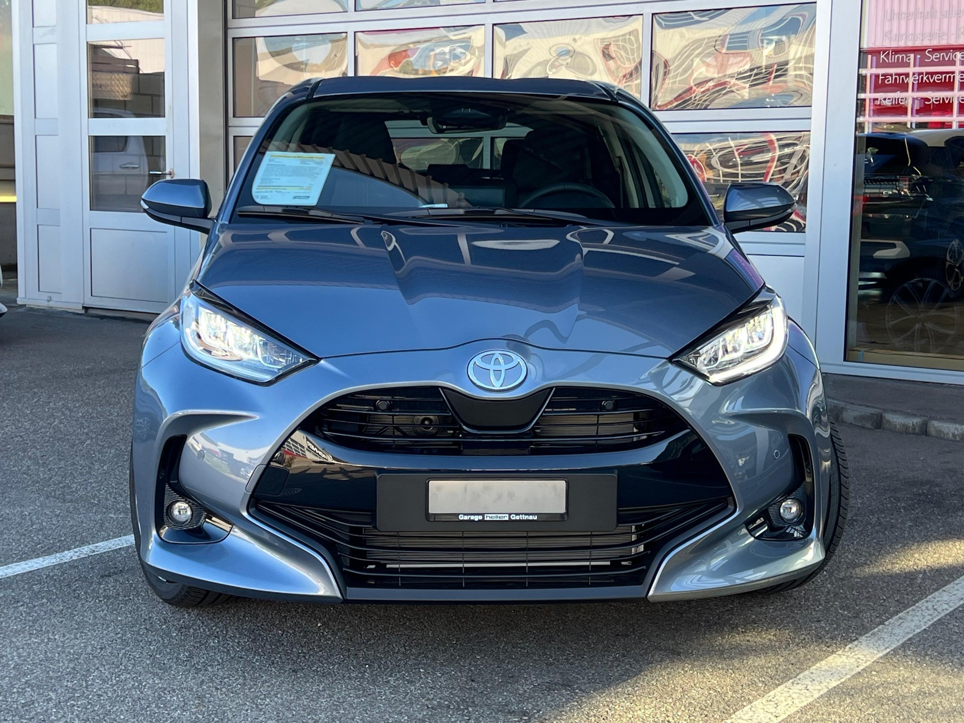 TOYOTA Yaris 1.5 VVT-i HSD Trend-showroom-element-1