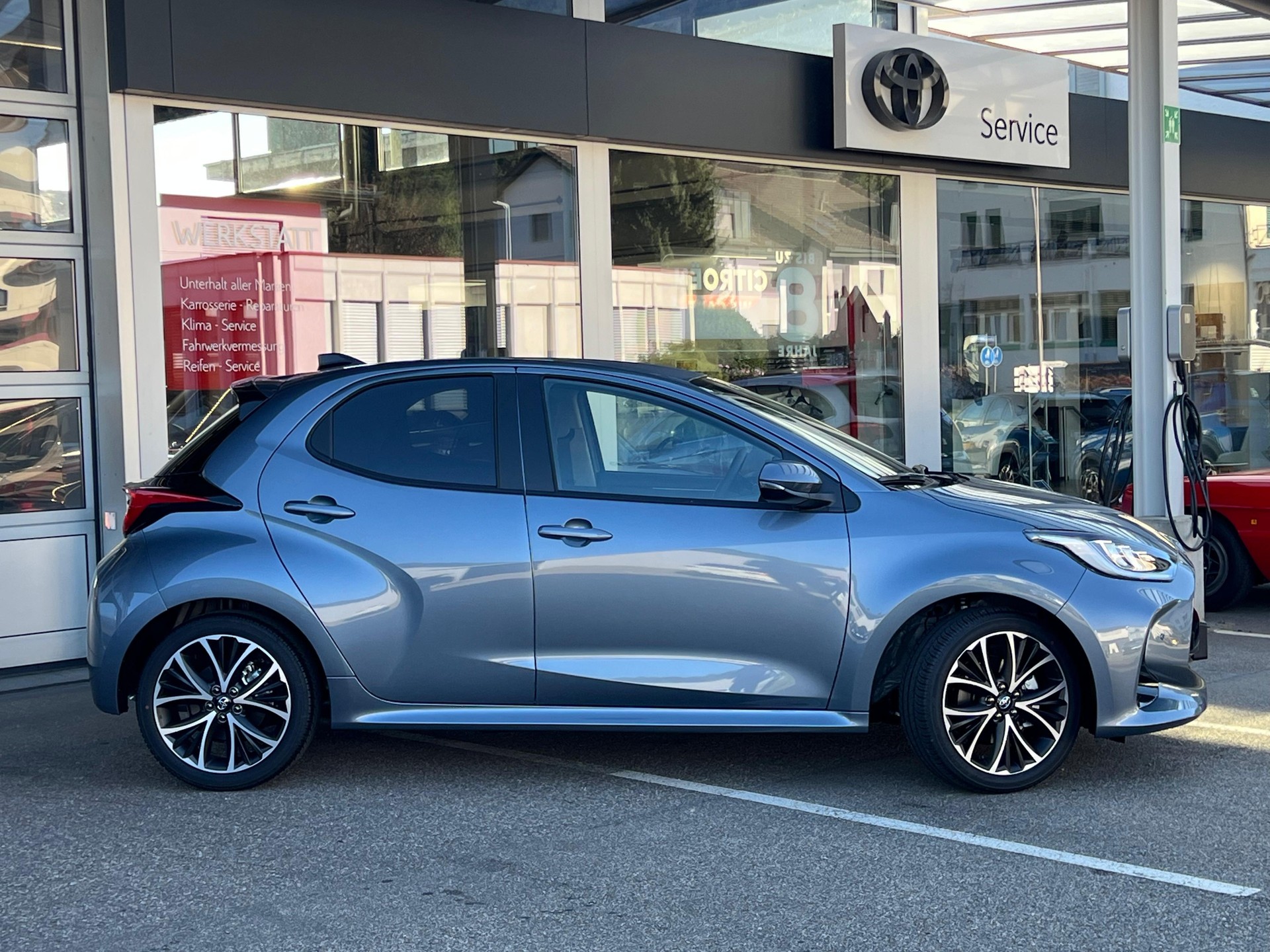 TOYOTA Yaris 1.5 VVT-i HSD Trend-showroom-element-3