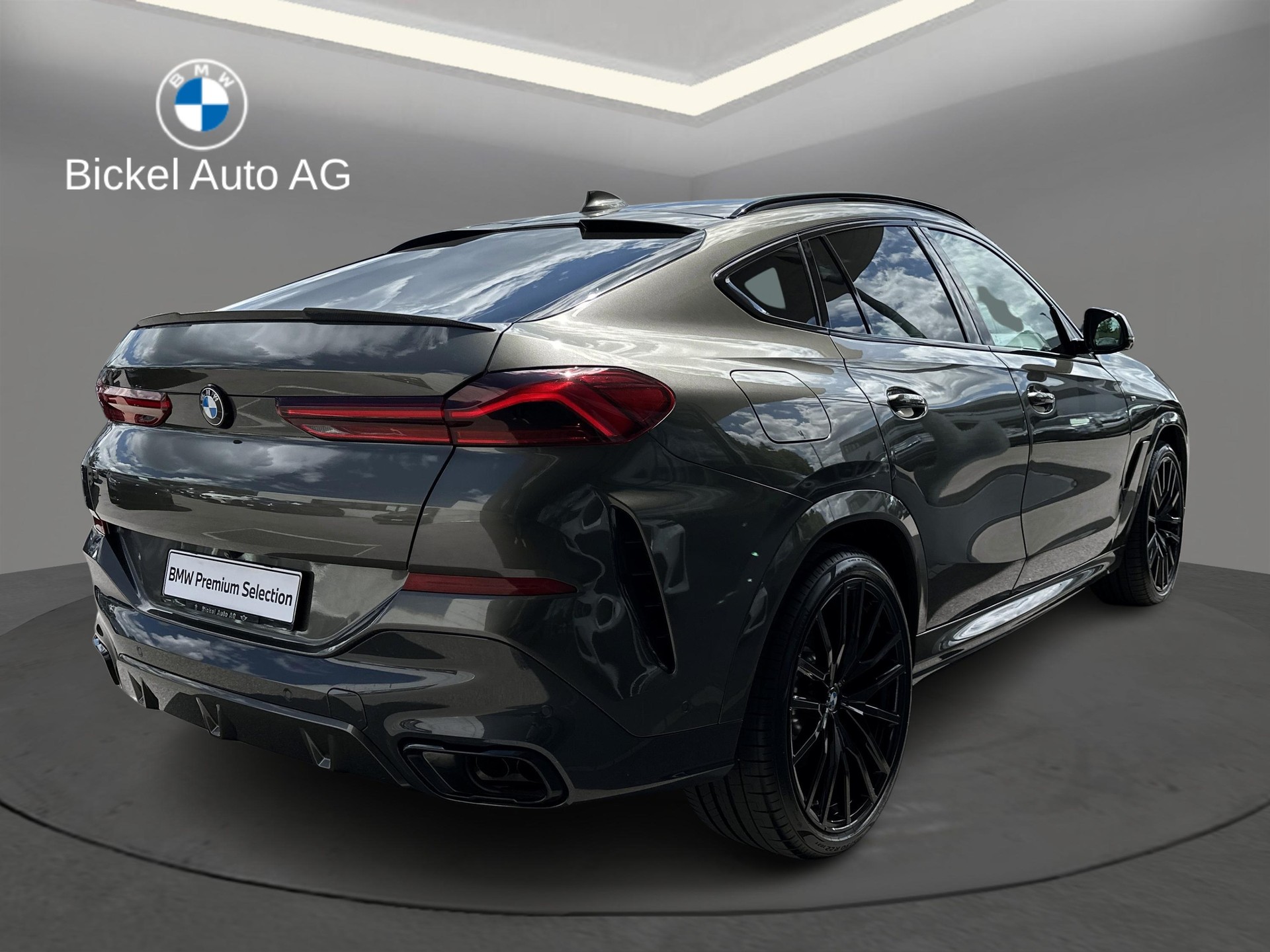 BMW X6 M50i-showroom-element-2