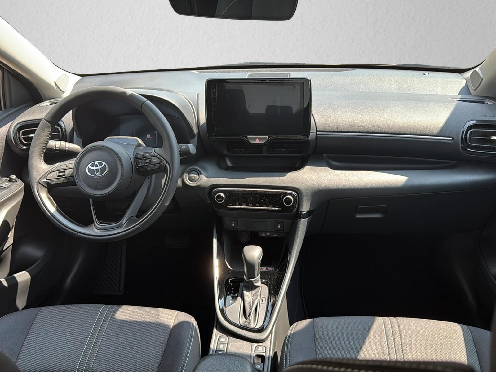 TOYOTA Yaris 1.5 VVT-i HSD Trend-image-9
