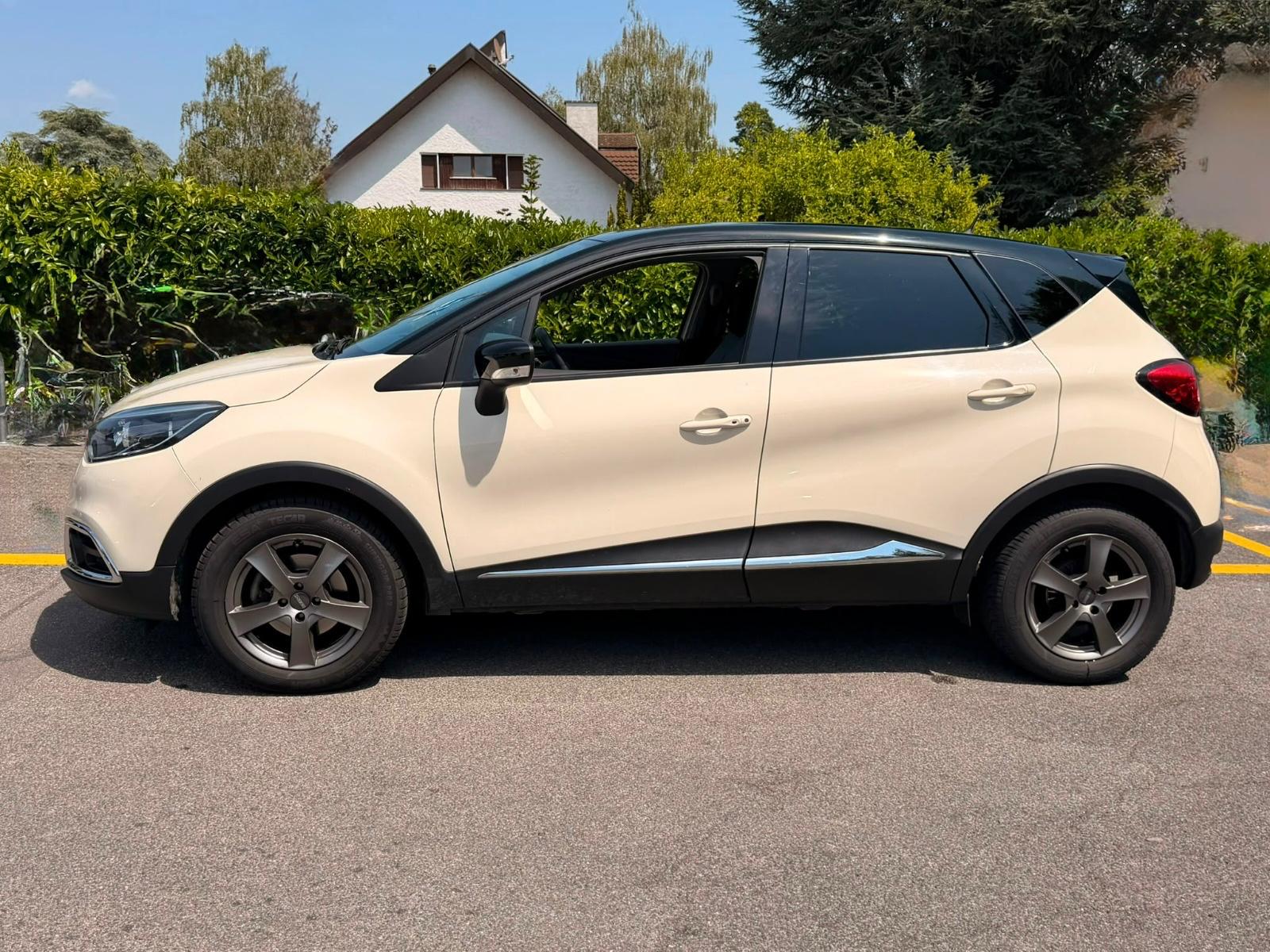 RENAULT Captur 1.2 T 16V Dynamique EDC-showroom-element-2