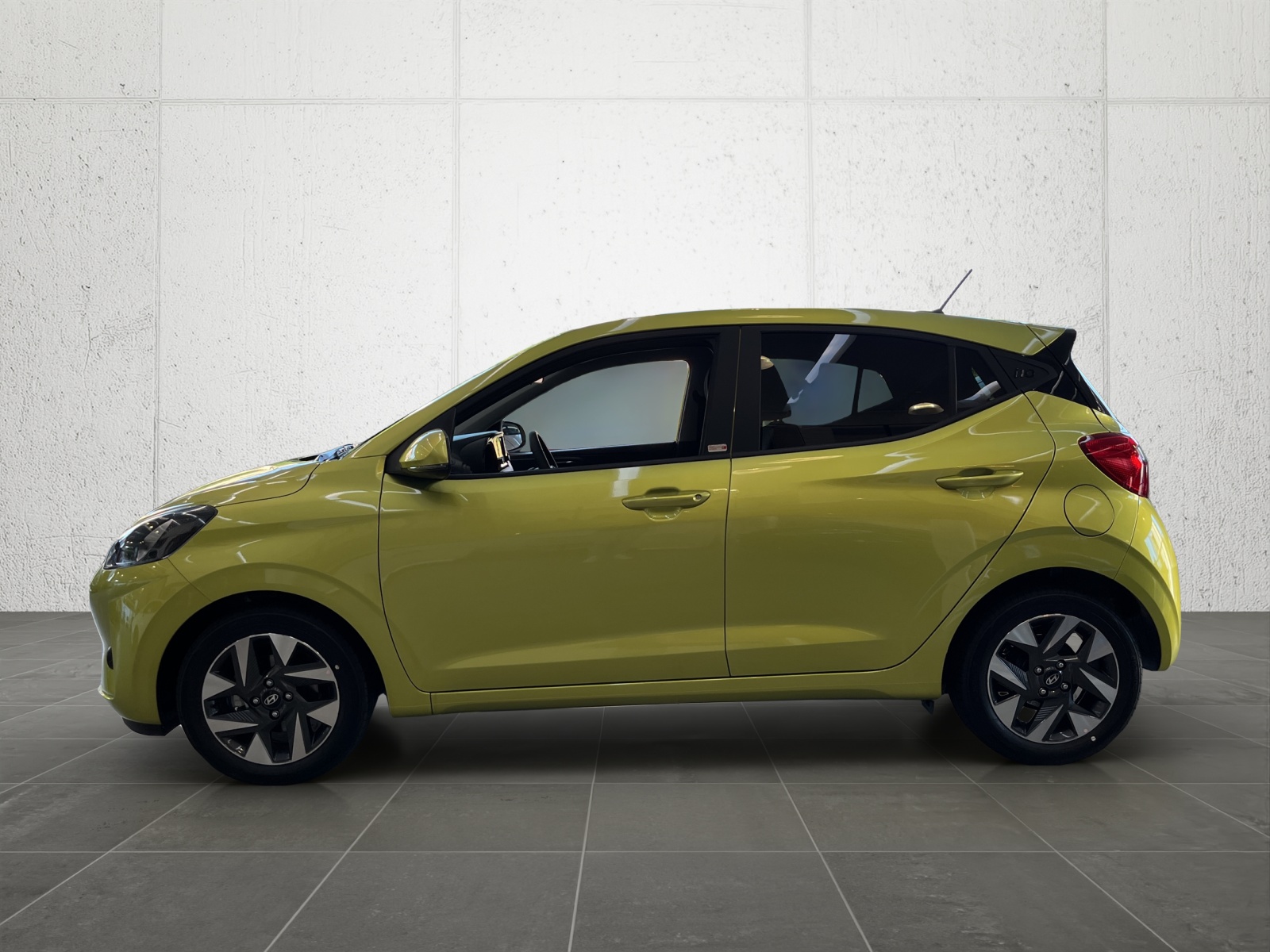 HYUNDAI i10 1.2 Amplia Aut.-image-2