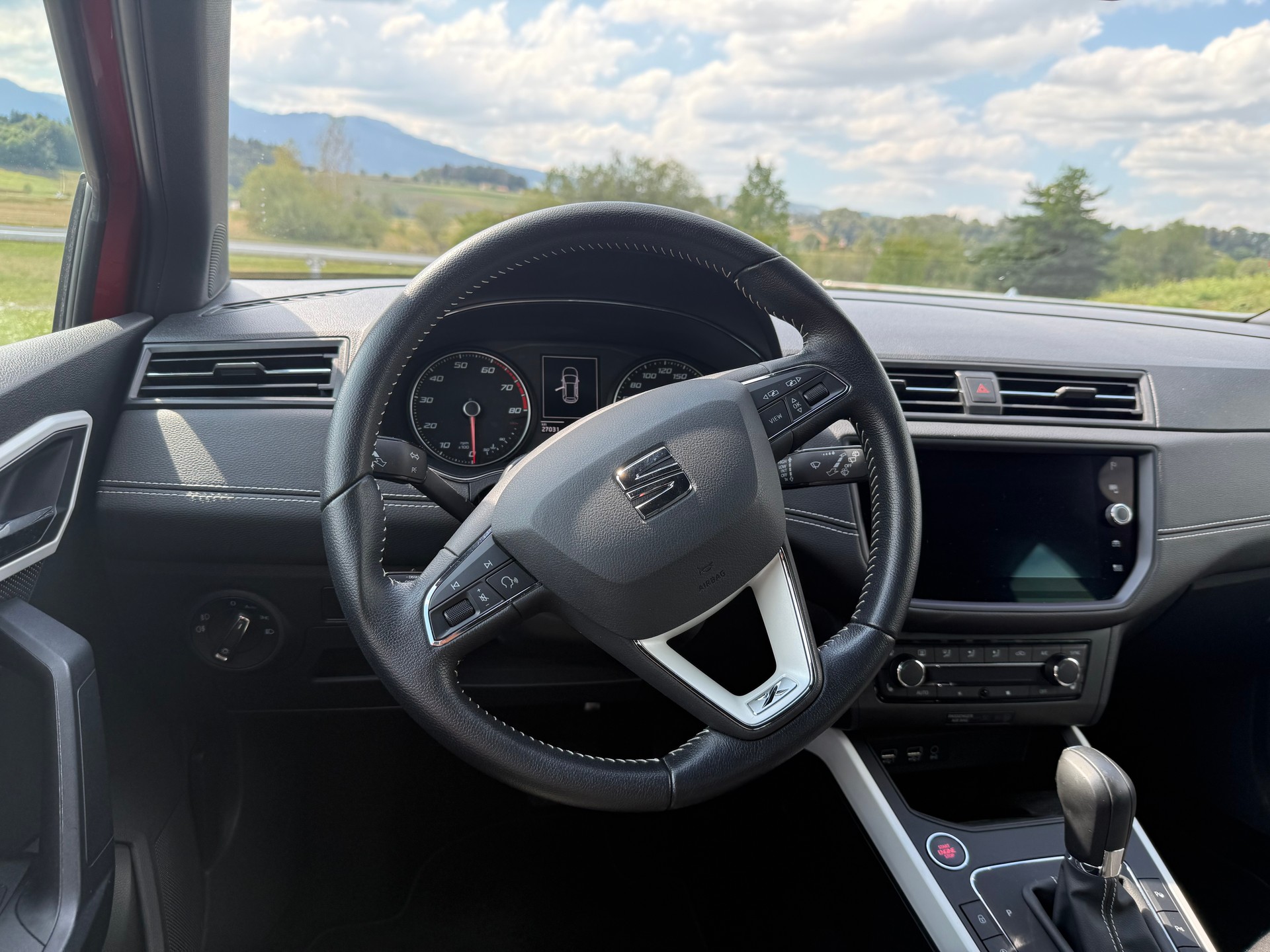 SEAT Arona 1.0 TSI Xcellence DSG-image-5