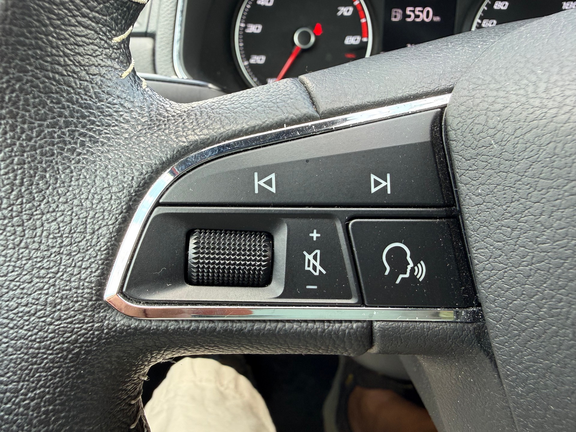 SEAT Arona 1.0 TSI Xcellence DSG-image-6
