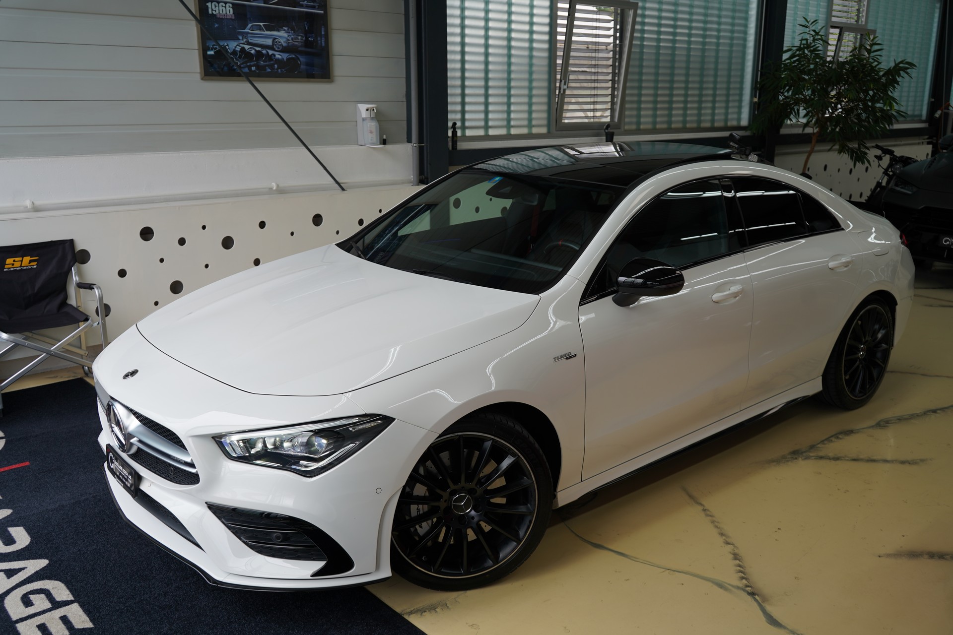 MERCEDES-BENZ CLA 35 AMG 4Matic 7G-DCT-showroom-element-2