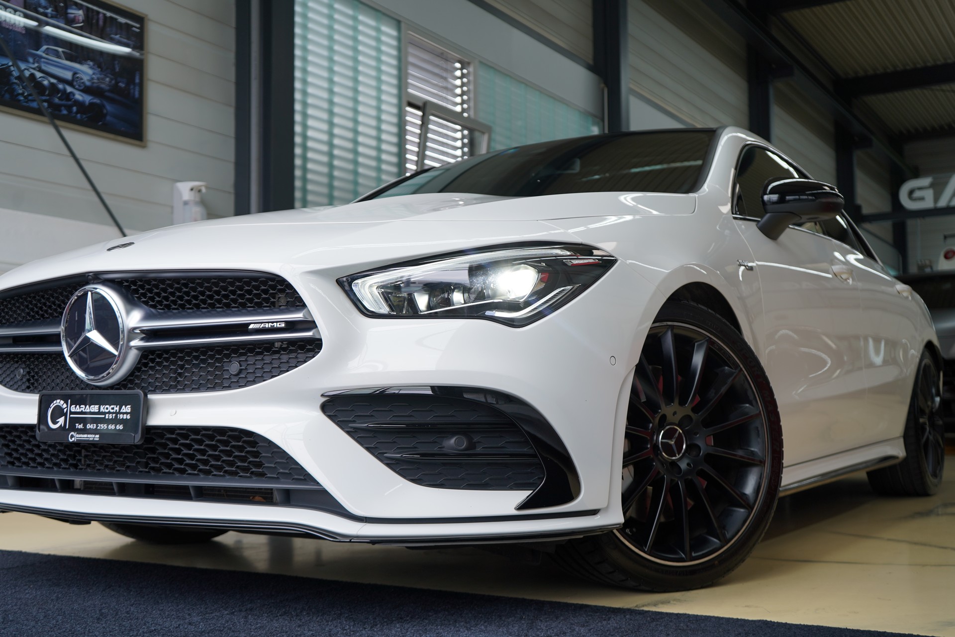 MERCEDES-BENZ CLA 35 AMG 4Matic 7G-DCT-showroom-element-1