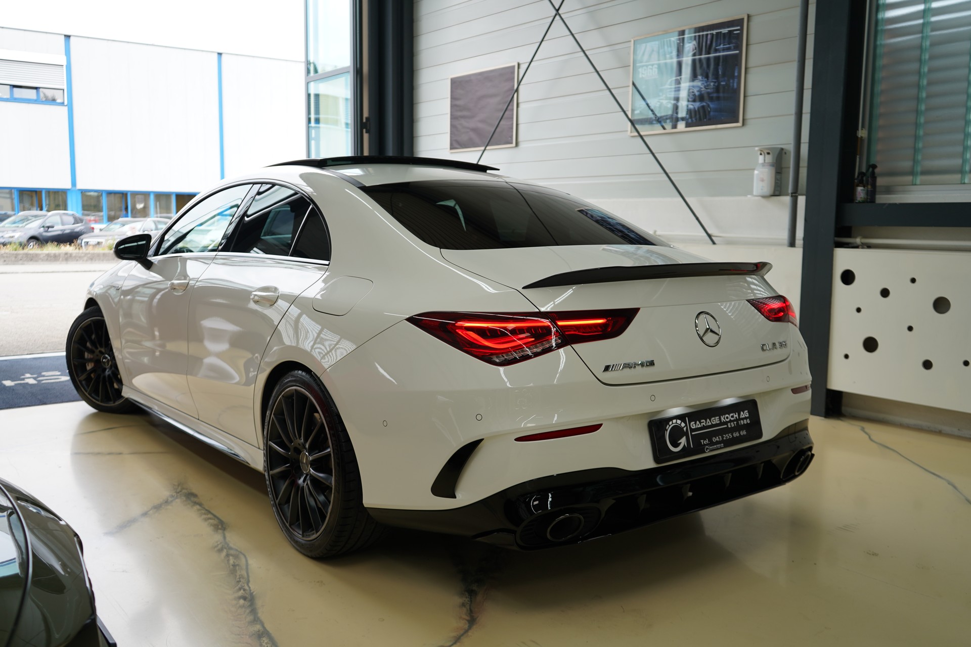 MERCEDES-BENZ CLA 35 AMG 4Matic 7G-DCT-image-4