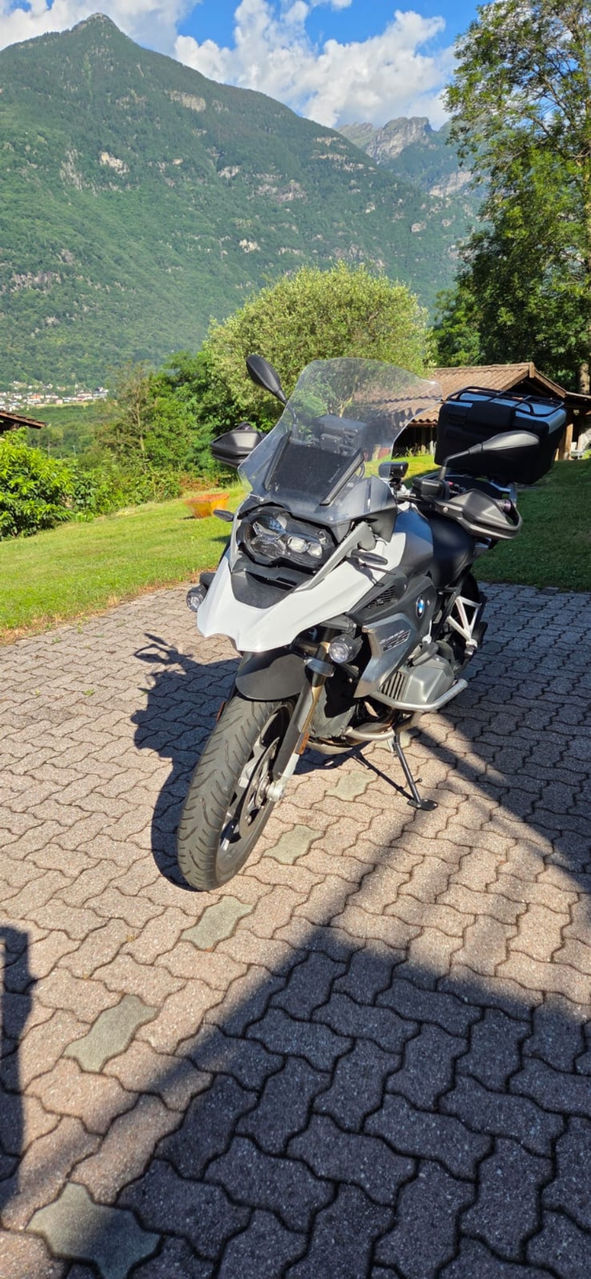 BMW R 1250 GS-image-2