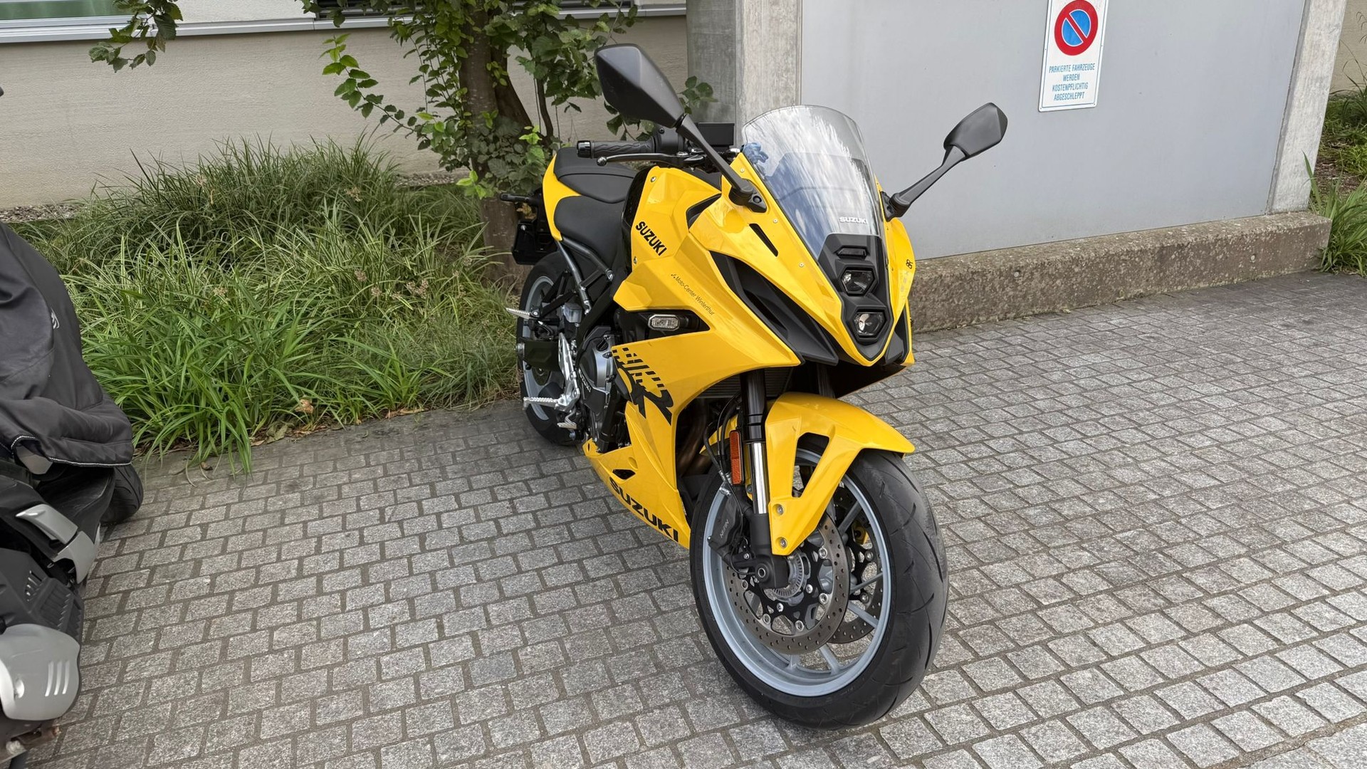 SUZUKI GSX 8 R (35kW)-image-1