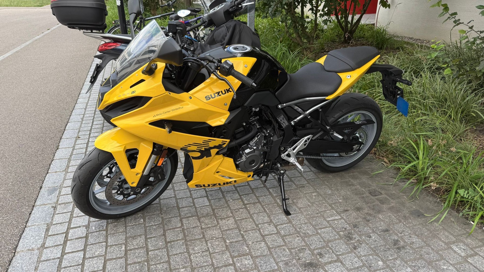 SUZUKI GSX 8 R (35kW)-image-2