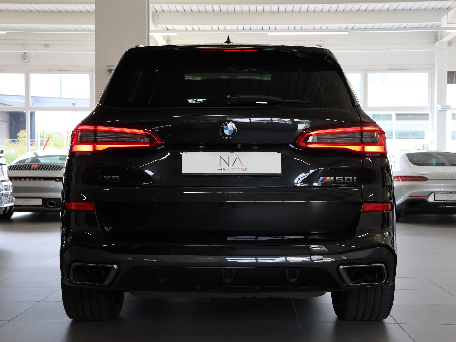 BMW X5 xDrive M50i Steptronic *BLACK-SAPPHIRE LACKIERUNG*-image-7