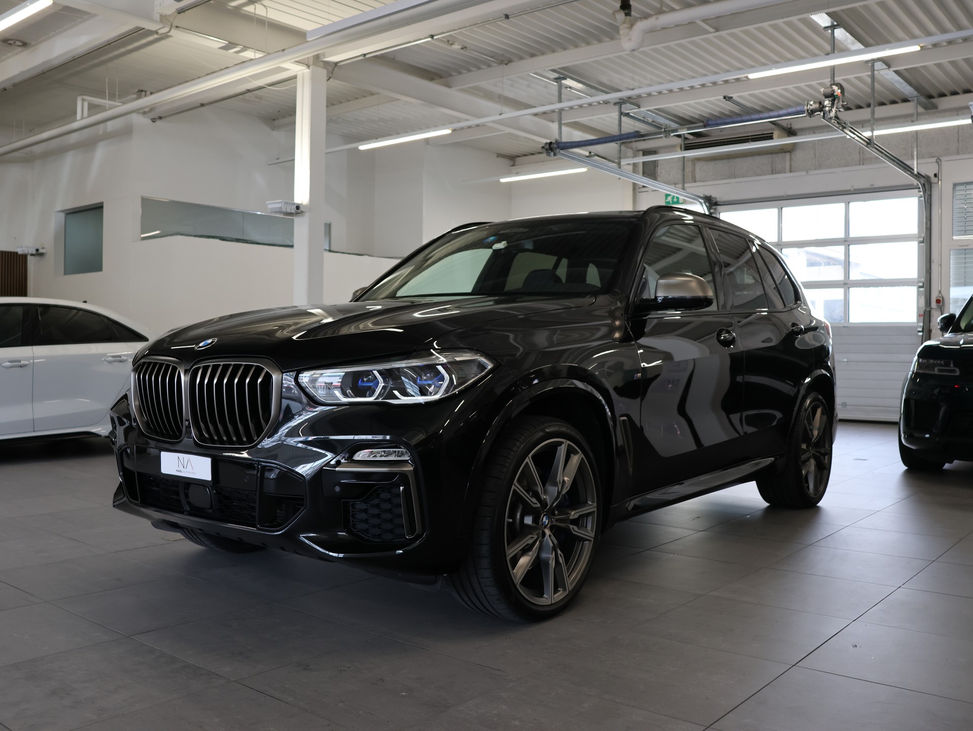 BMW X5 xDrive M50i Steptronic *BLACK-SAPPHIRE LACKIERUNG*-image-5