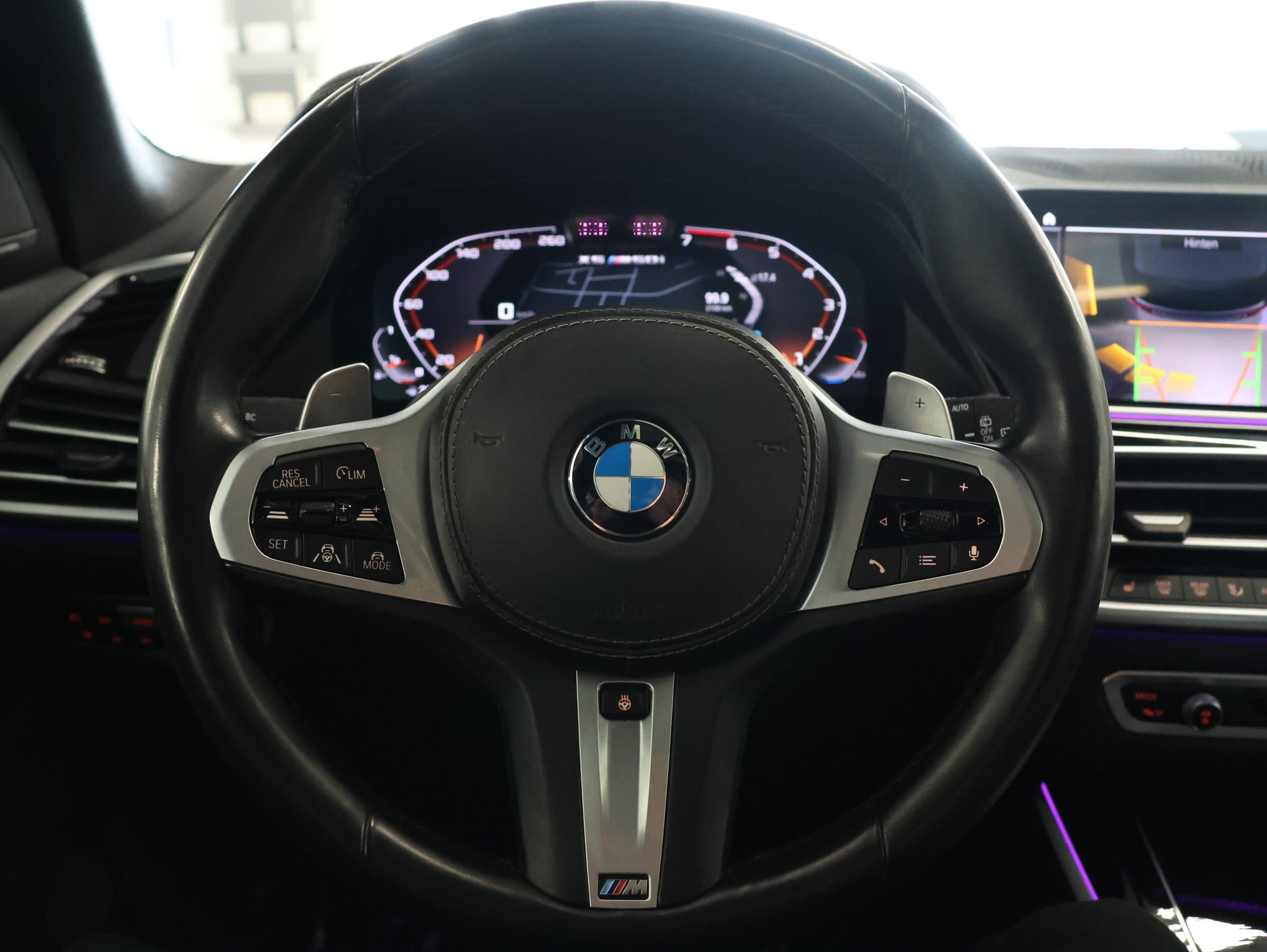 BMW X5 xDrive M50i Steptronic *BLACK-SAPPHIRE LACKIERUNG*-image-19