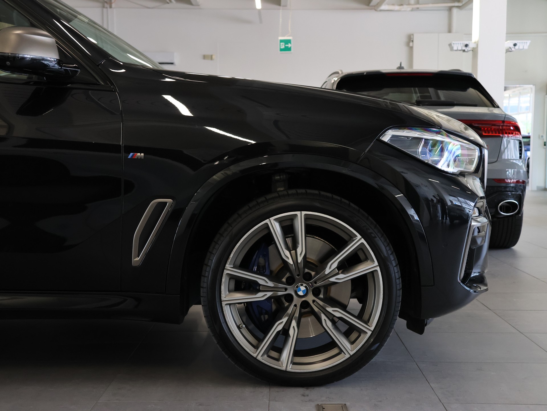 BMW X5 xDrive M50i Steptronic *BLACK-SAPPHIRE LACKIERUNG*-image-12