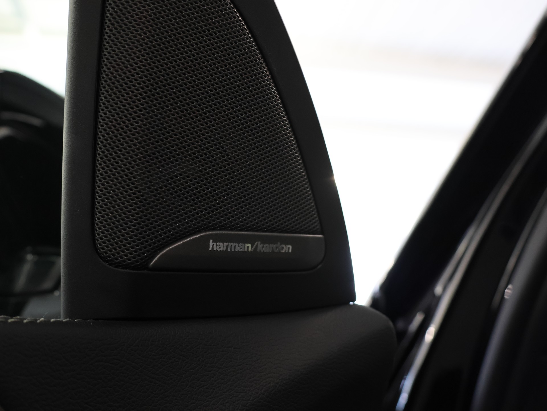 BMW X5 xDrive M50i Steptronic *BLACK-SAPPHIRE LACKIERUNG*-image-36