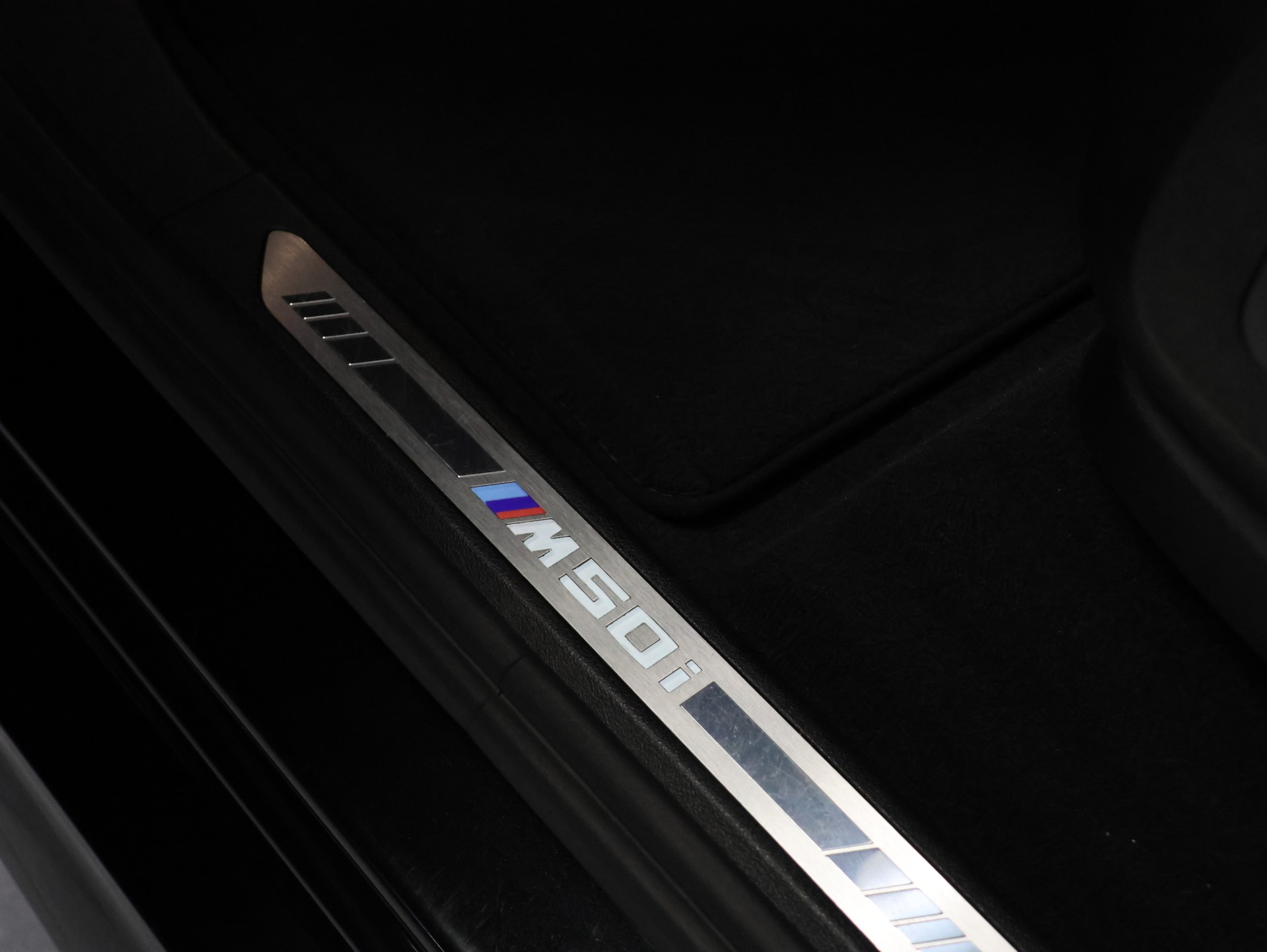 BMW X5 xDrive M50i Steptronic *BLACK-SAPPHIRE LACKIERUNG*-image-15