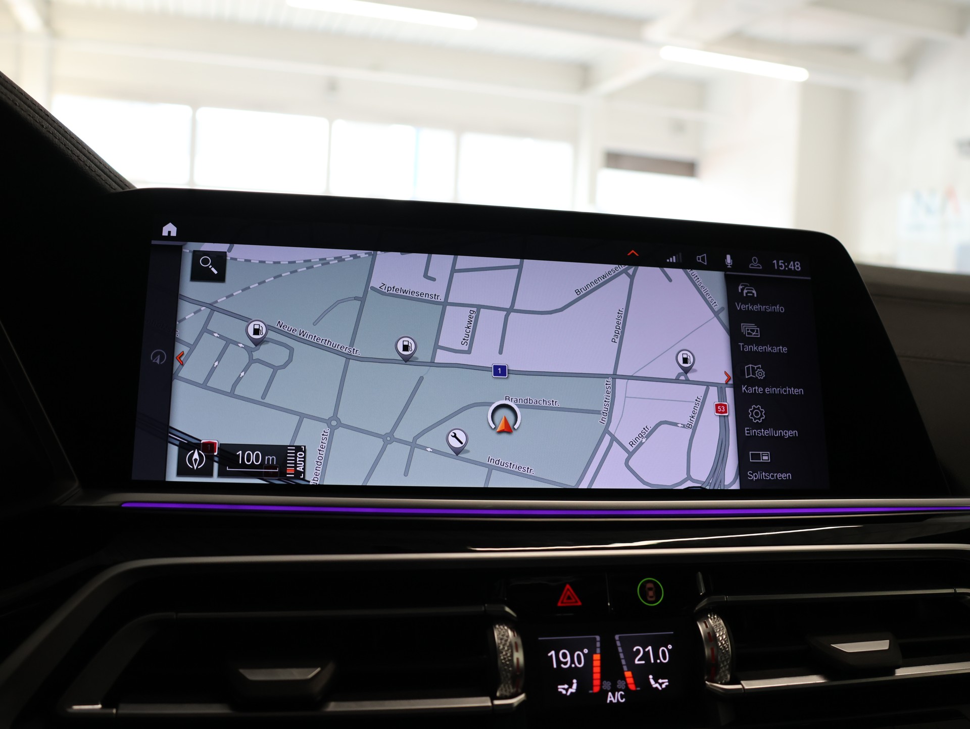 BMW X5 xDrive M50i Steptronic *BLACK-SAPPHIRE LACKIERUNG*-image-27
