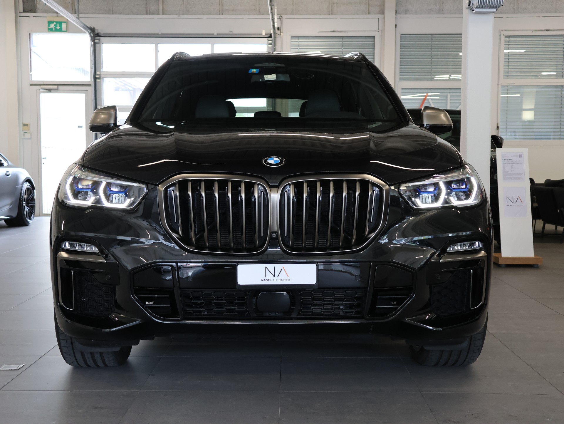BMW X5 xDrive M50i Steptronic *BLACK-SAPPHIRE LACKIERUNG*-showroom-element-2