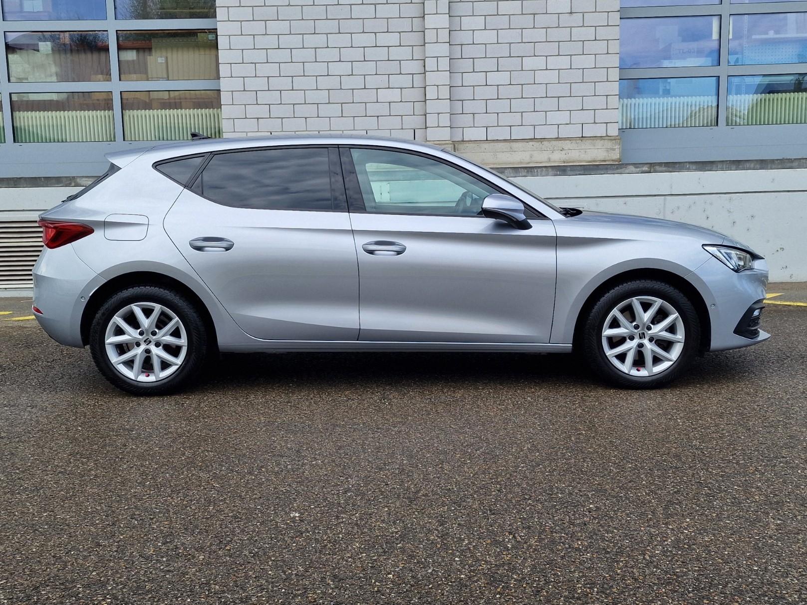 SEAT Leon 1.0 eTSI mHEV Style-image-3