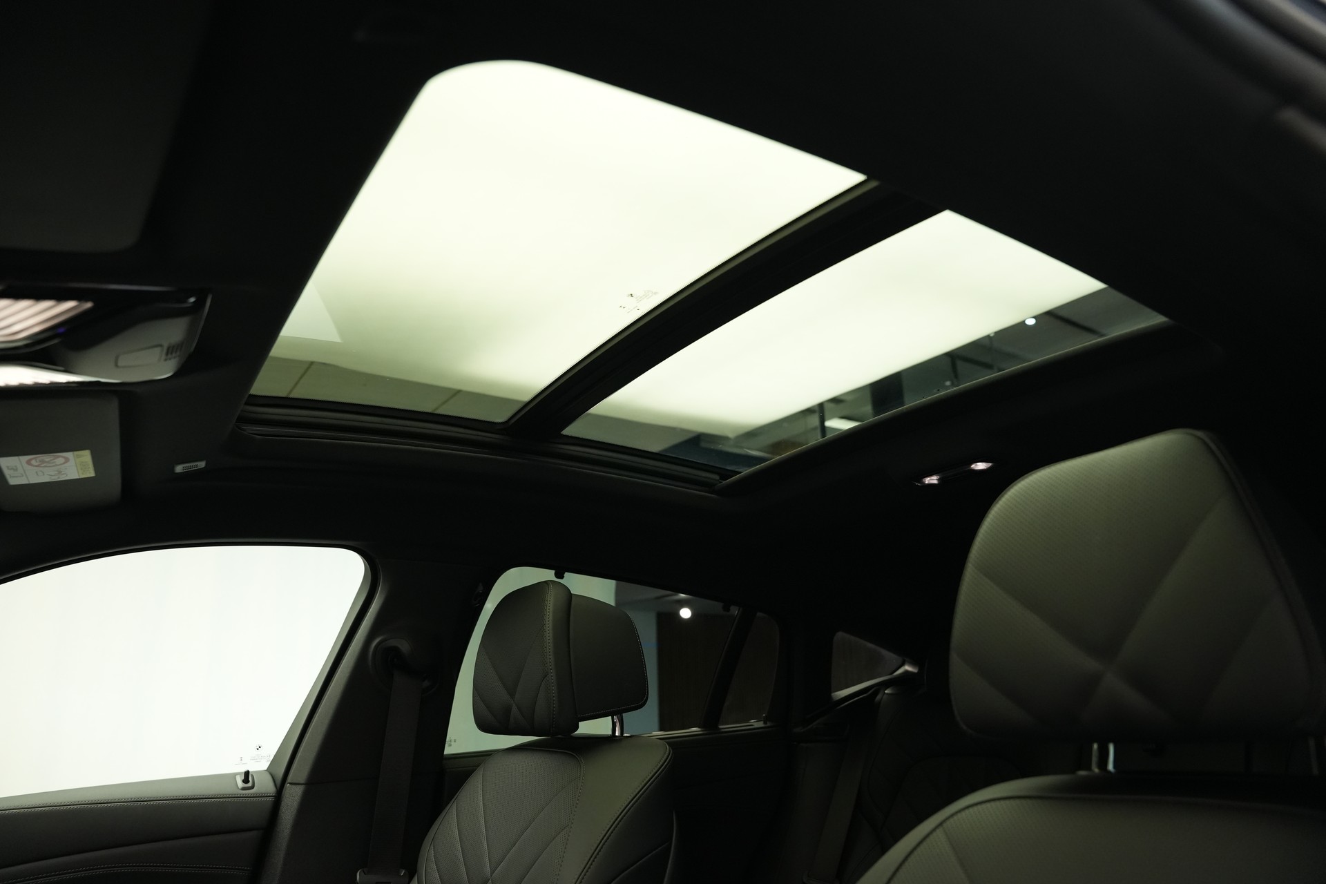 BMW X6 xDrive 48V 40d M Sport Steptronic *Integral Lenkung* *AHK* *Iconic Glow*-image-13