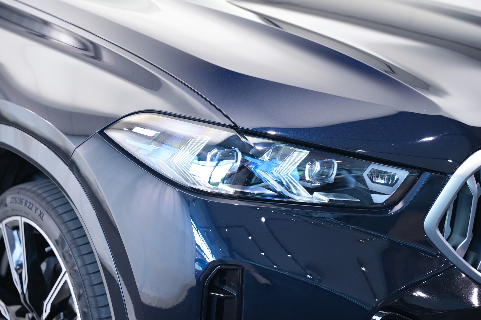BMW X6 xDrive 48V 40d M Sport Steptronic *Integral Lenkung* *AHK* *Iconic Glow*-image-53