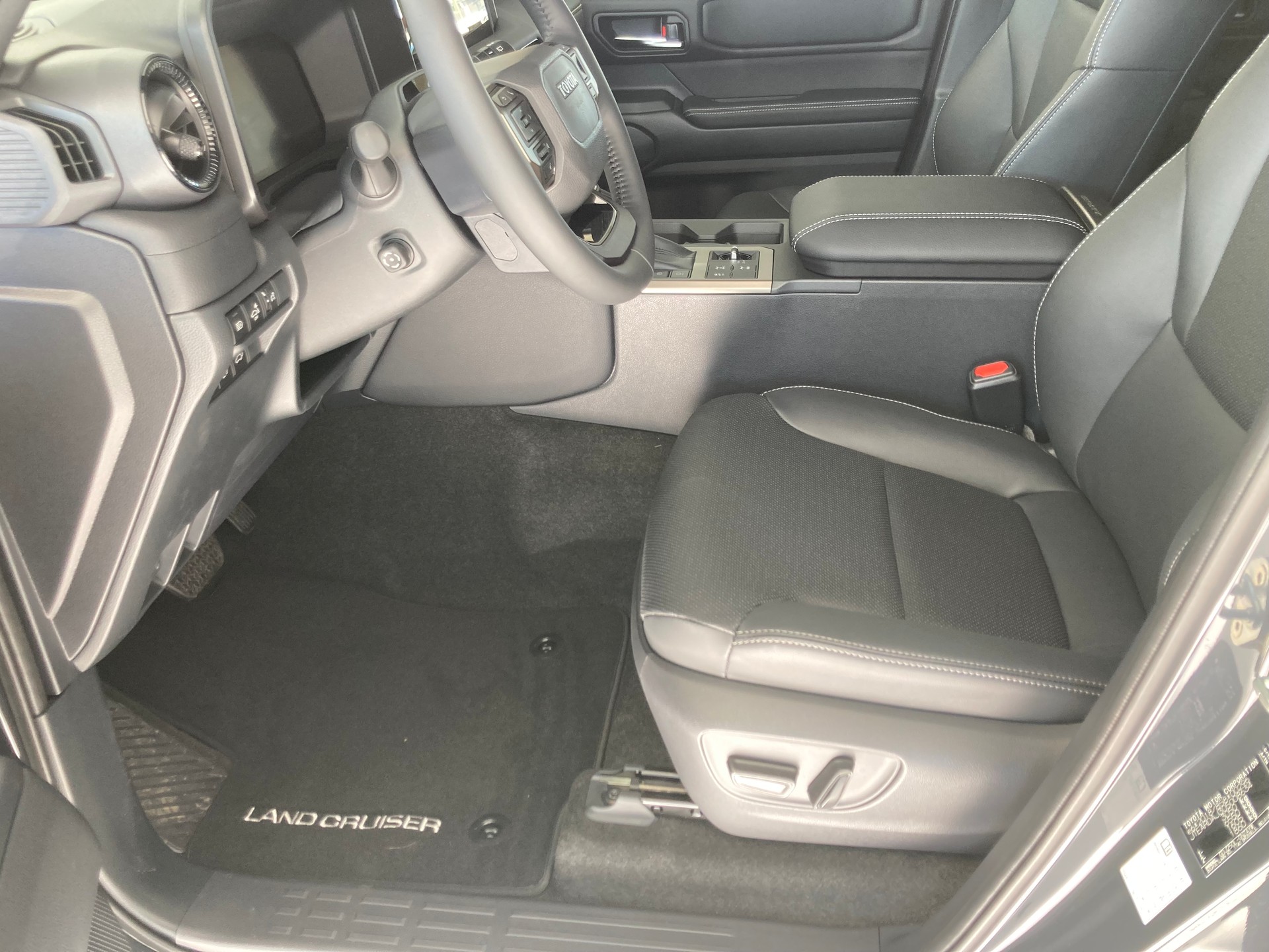 TOYOTA Land Cruiser 2.8TD Style-image-11