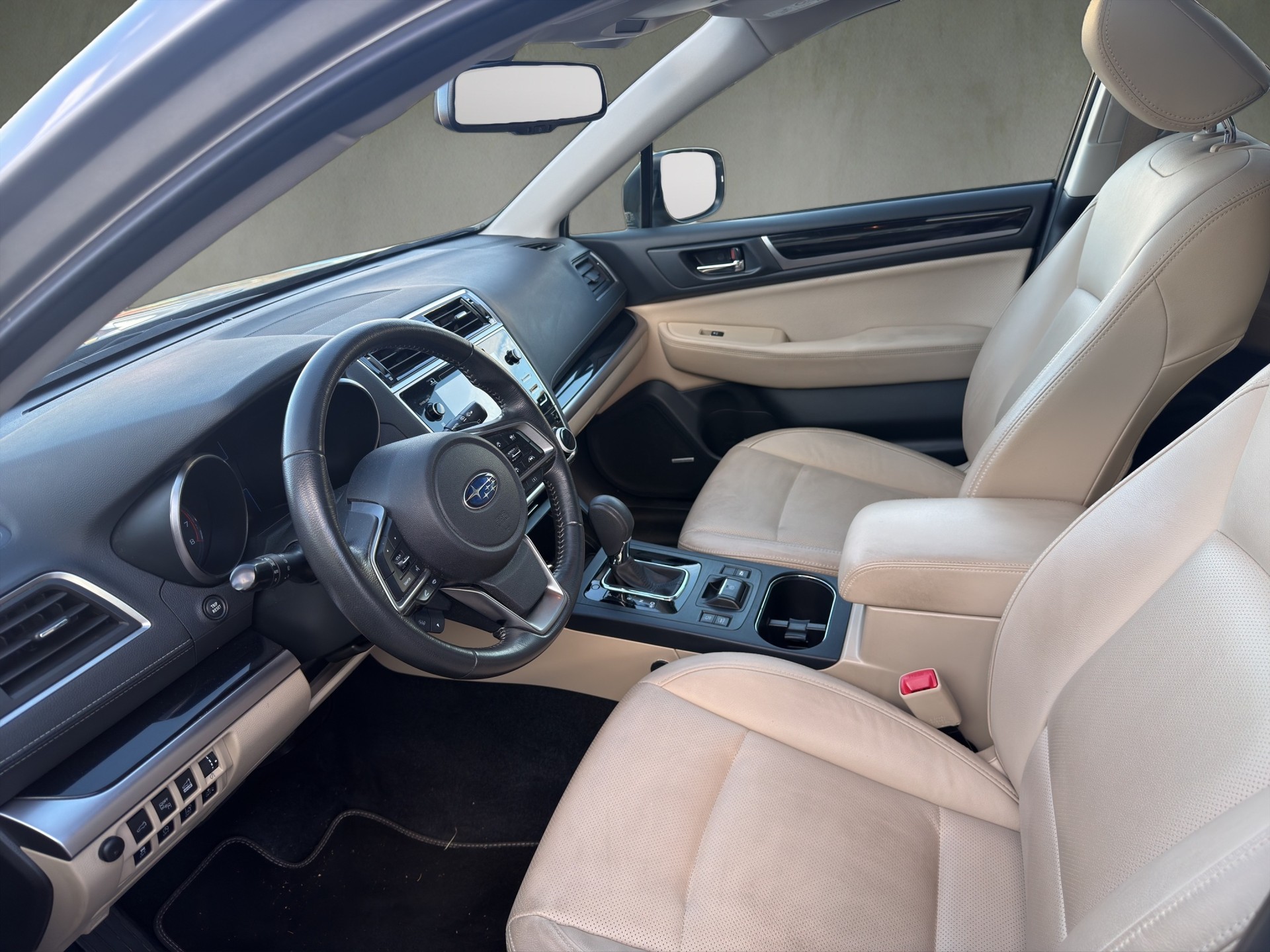 SUBARU Outback 2.5i Luxury AWD Lineartronic-image-8