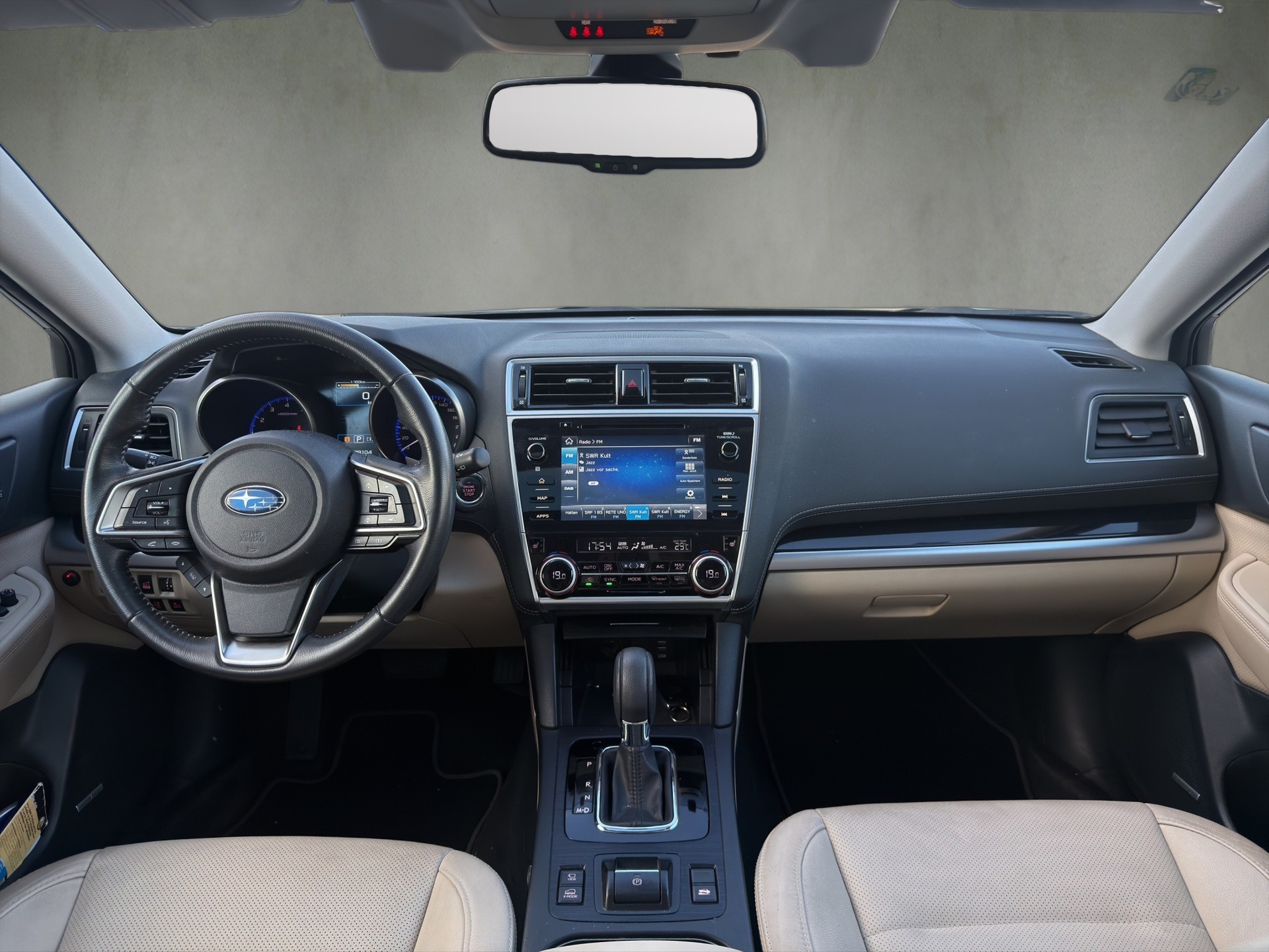 SUBARU Outback 2.5i Luxury AWD Lineartronic-image-9