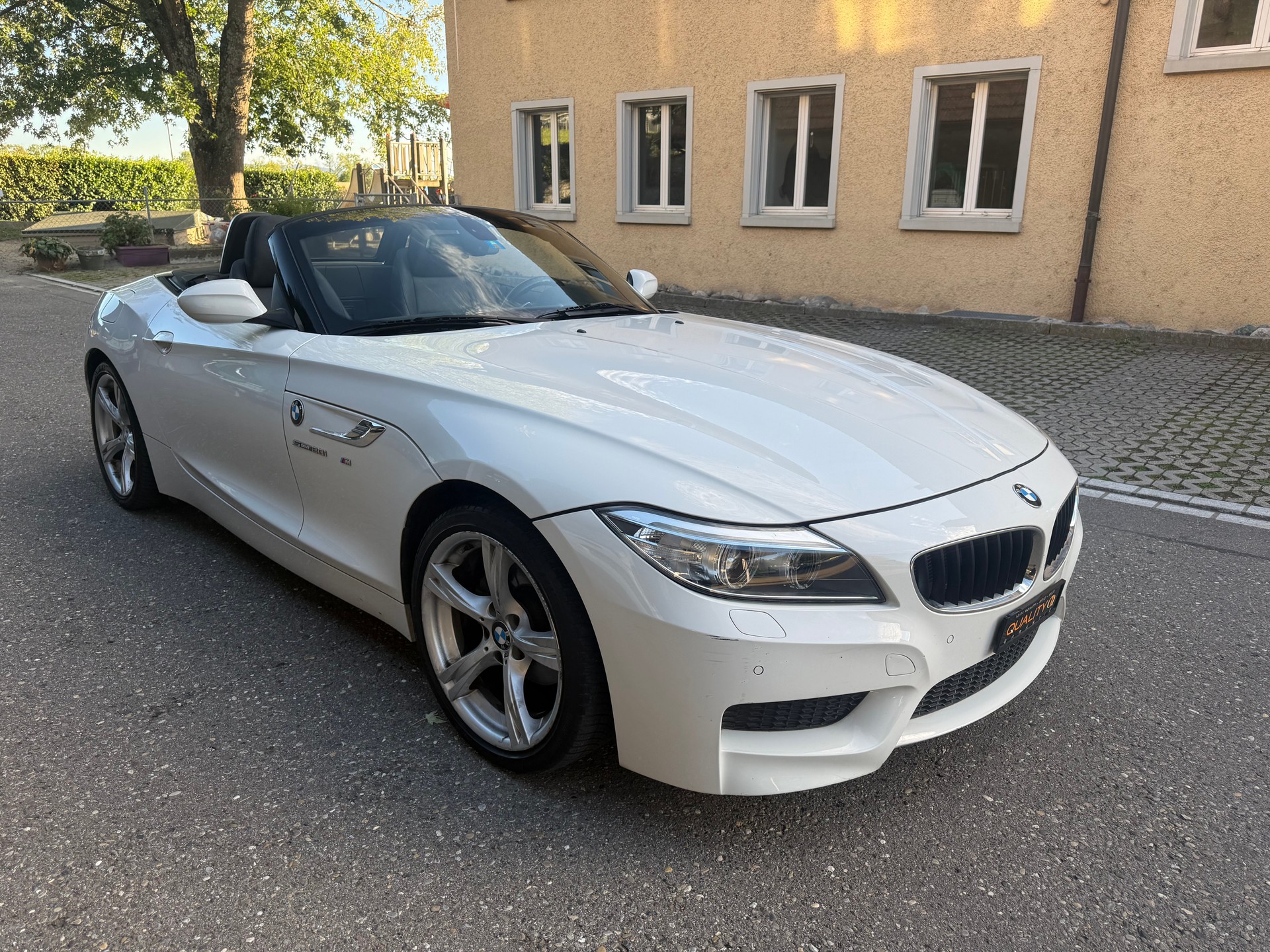 BMW Z4 sDrive20i Steptronic-showroom-element-1