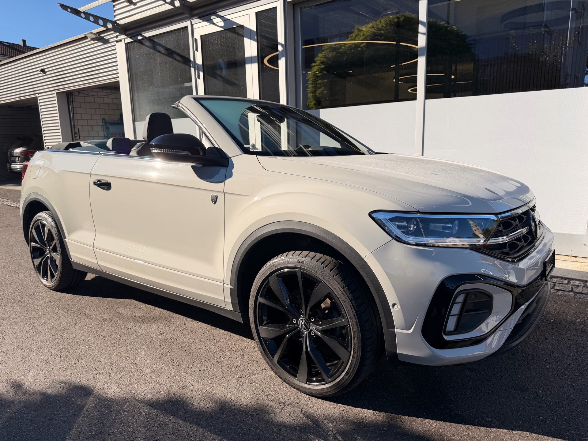 VW T-Roc R-LINE EDITION KARMANN PLUS *** 5 JAHRE VW GARANTIE & STANDHEIZUNG ***-showroom-element-2