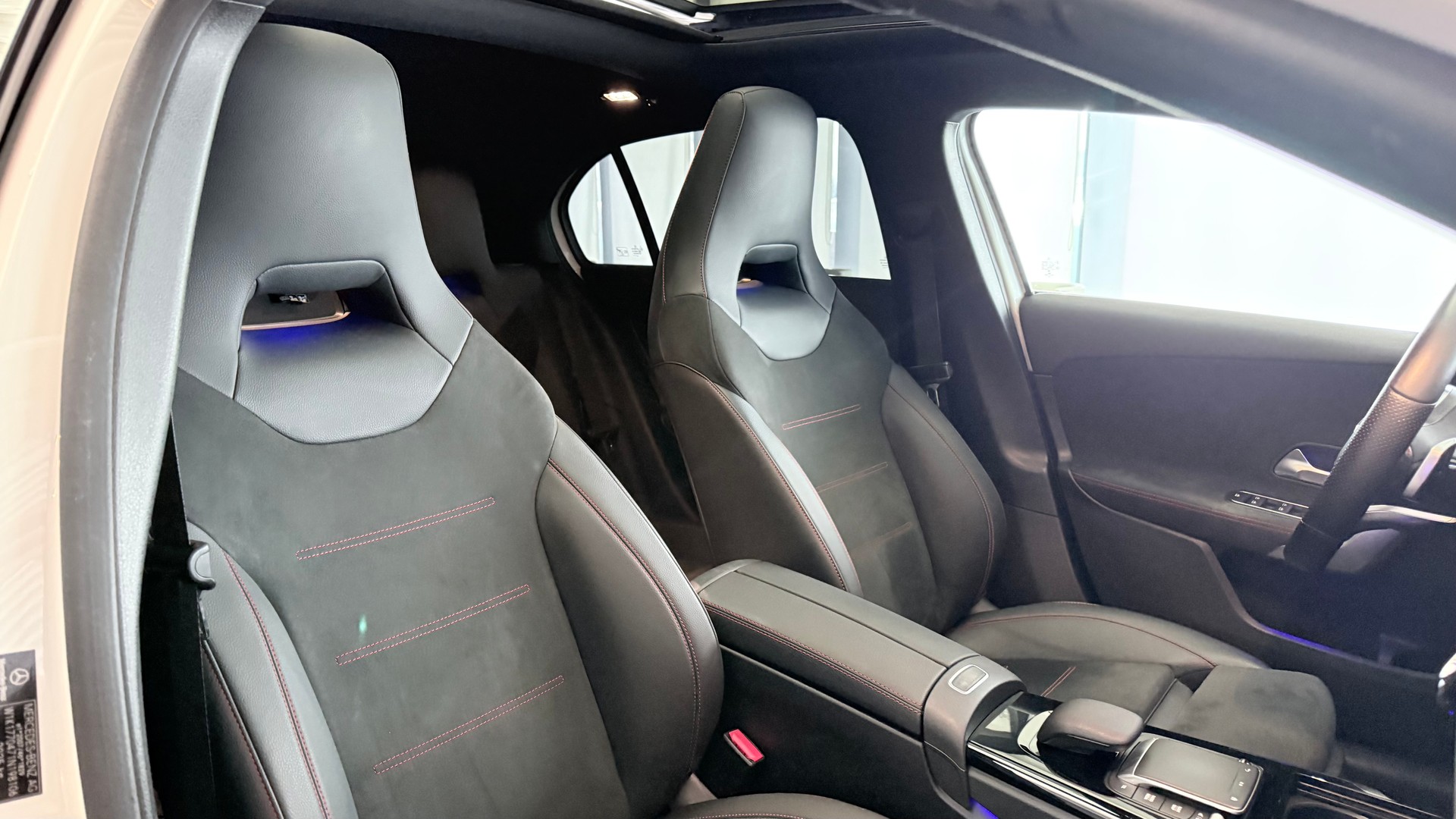 MERCEDES-BENZ A 250 AMG Line 4m-showroom-element-2