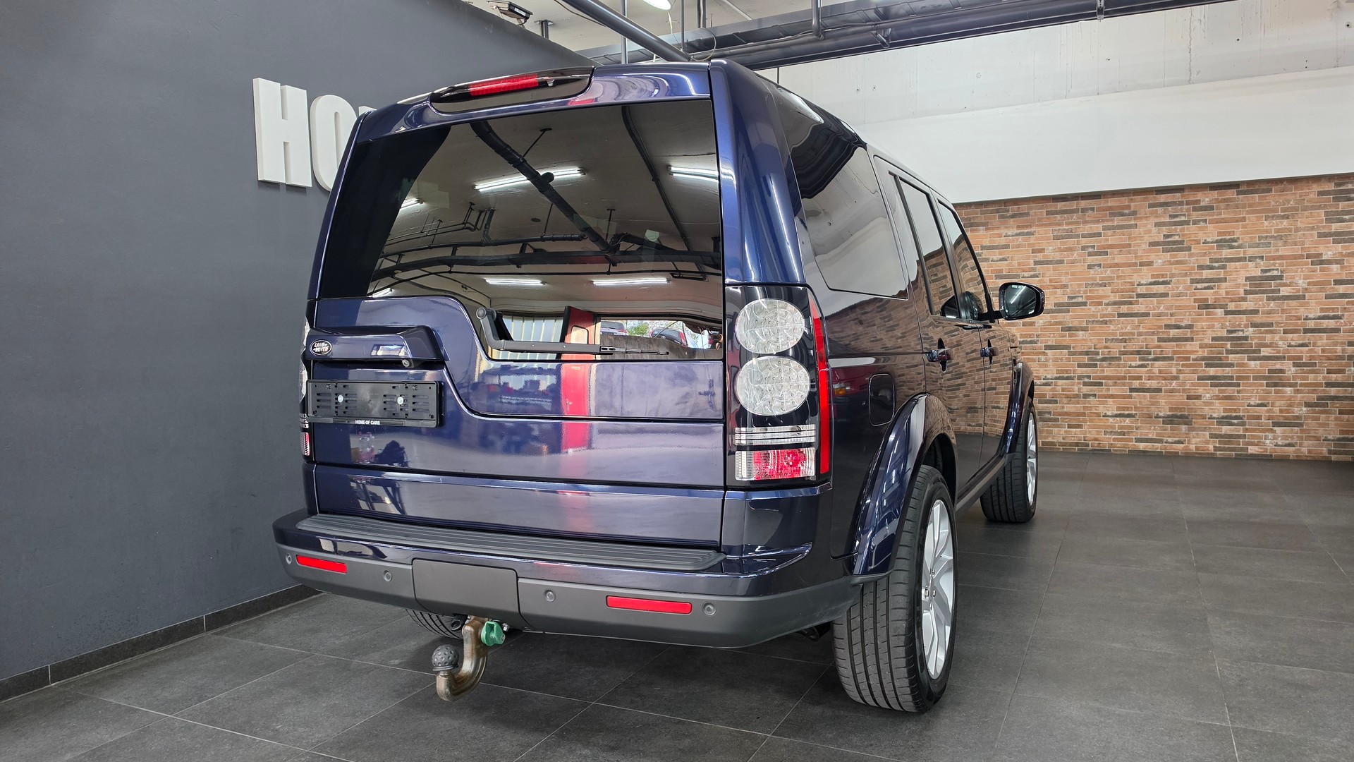 LAND ROVER Discovery 3.0 SDV6 HSE Automatic-image-11
