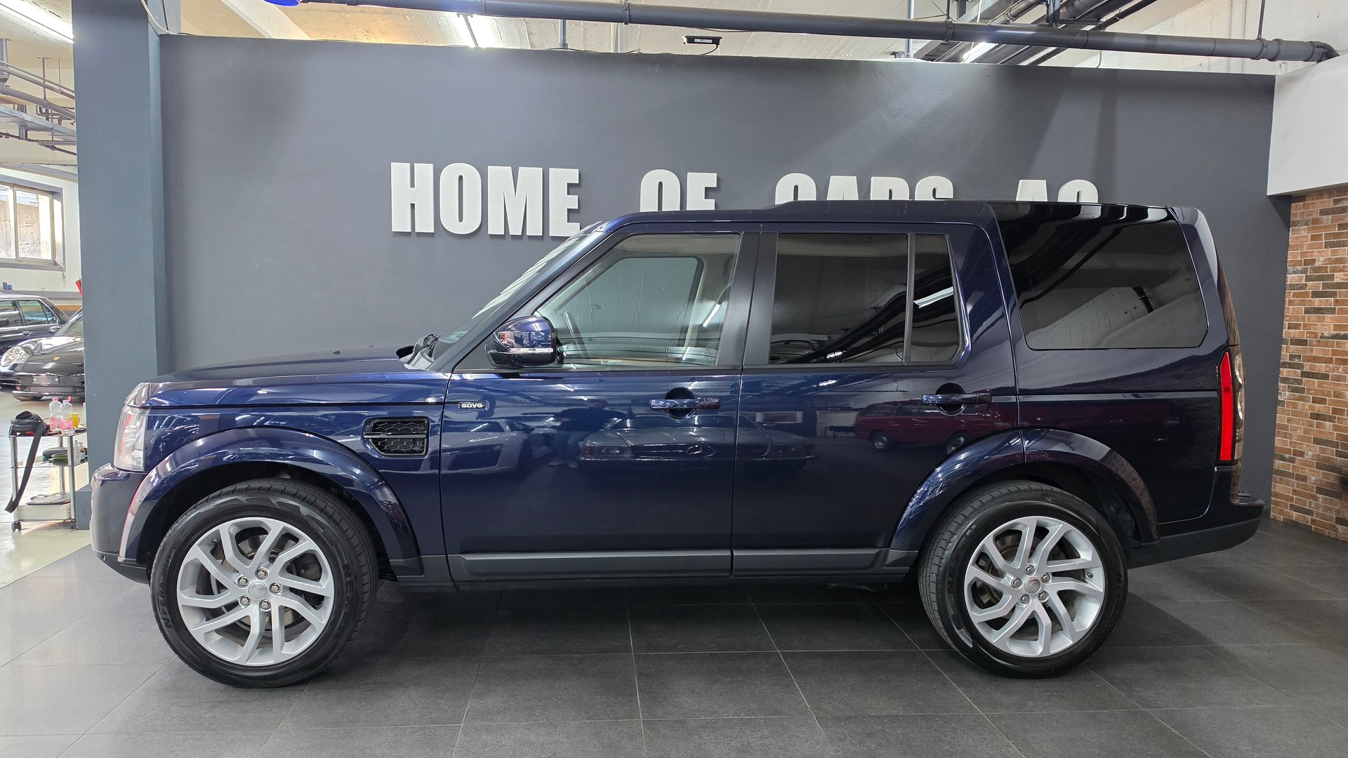 LAND ROVER Discovery 3.0 SDV6 HSE Automatic-image-6