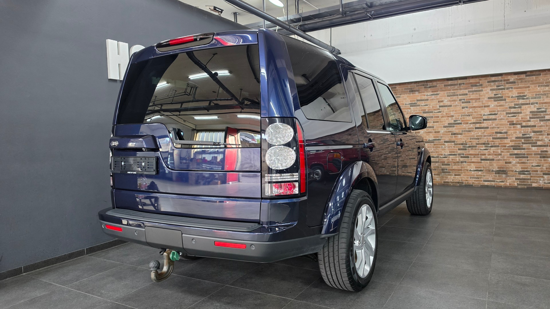 LAND ROVER Discovery 3.0 SDV6 HSE Automatic-image-12
