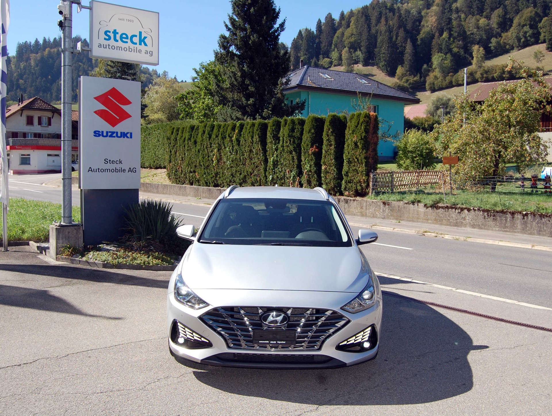 HYUNDAI i30 Wagon 1.5 T-GDi Amplia 48V MH DCT-showroom-element-1