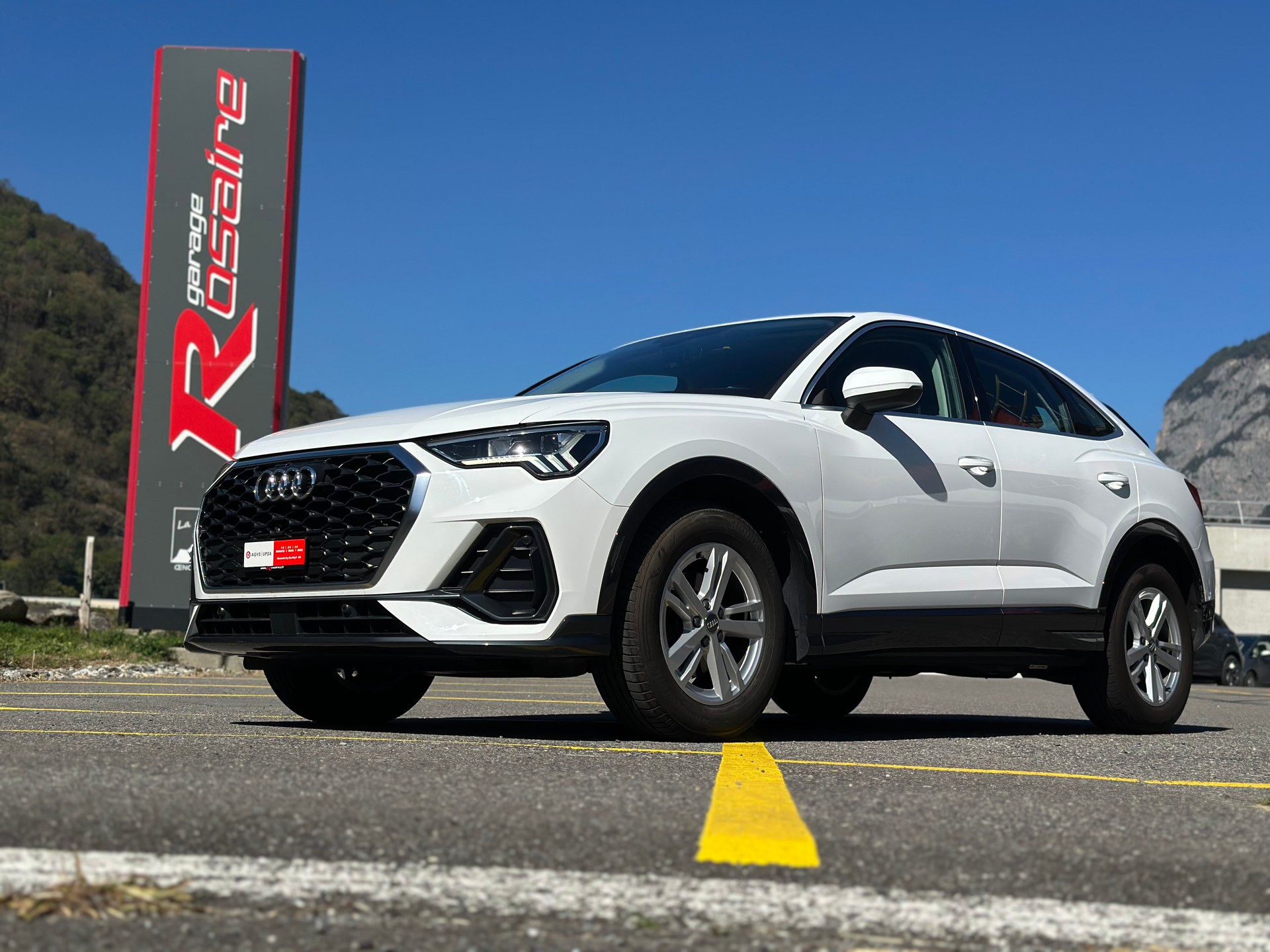 AUDI Q3 Sportback 35 TFSI Attraction S-tronic-showroom-element-1
