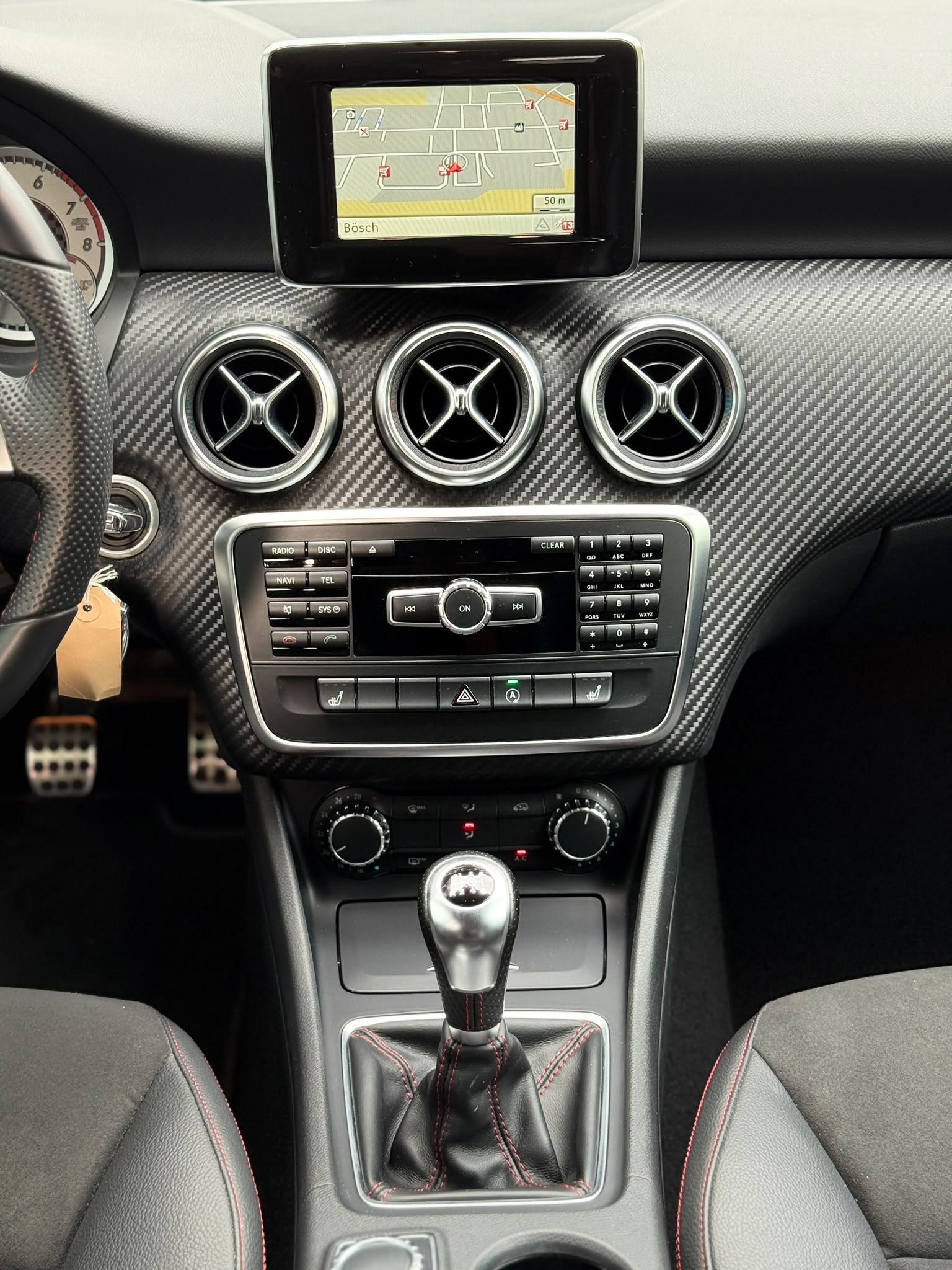 MERCEDES-BENZ A 180 AMG Line-image-13