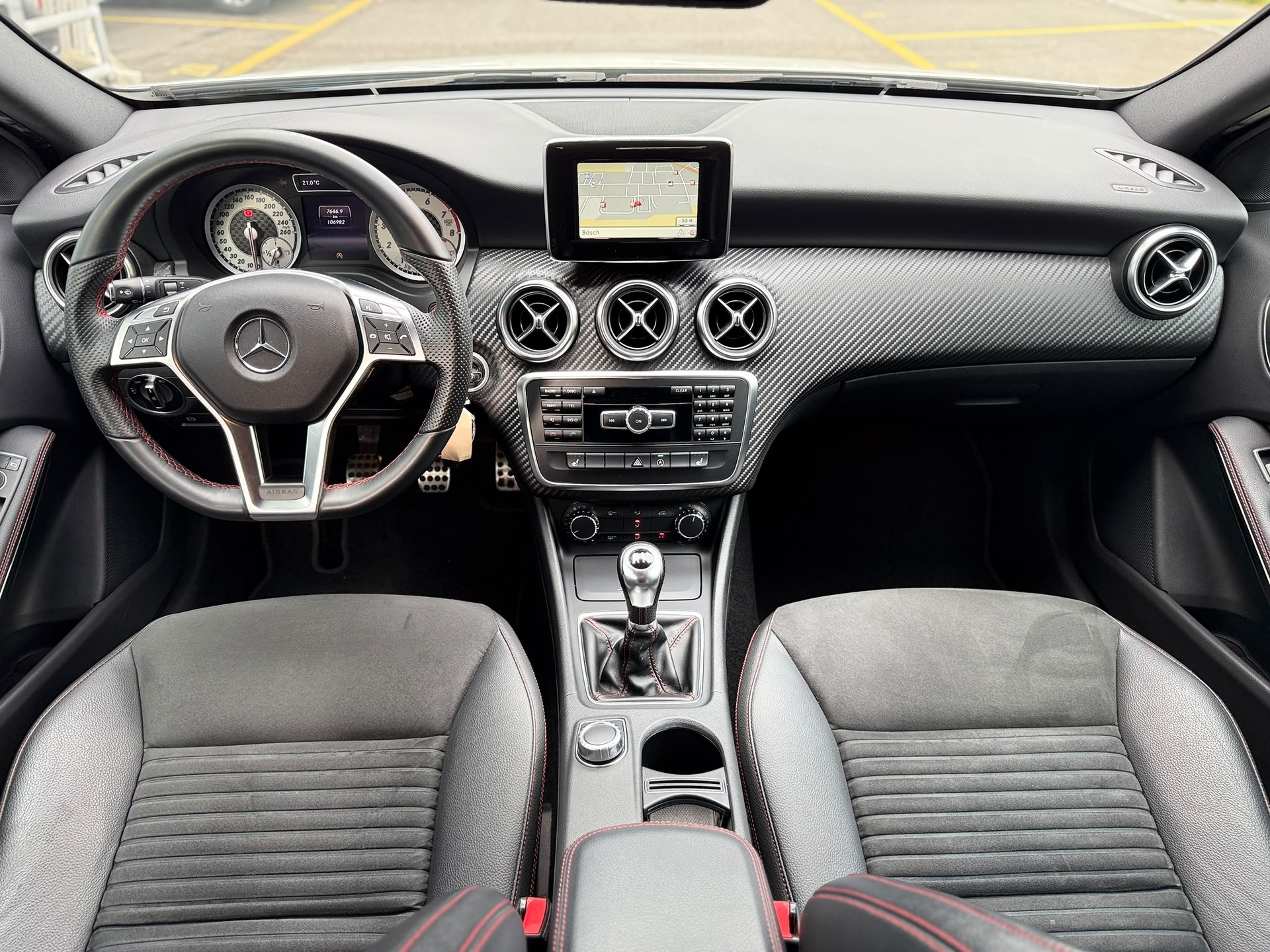 MERCEDES-BENZ A 180 AMG Line-image-11