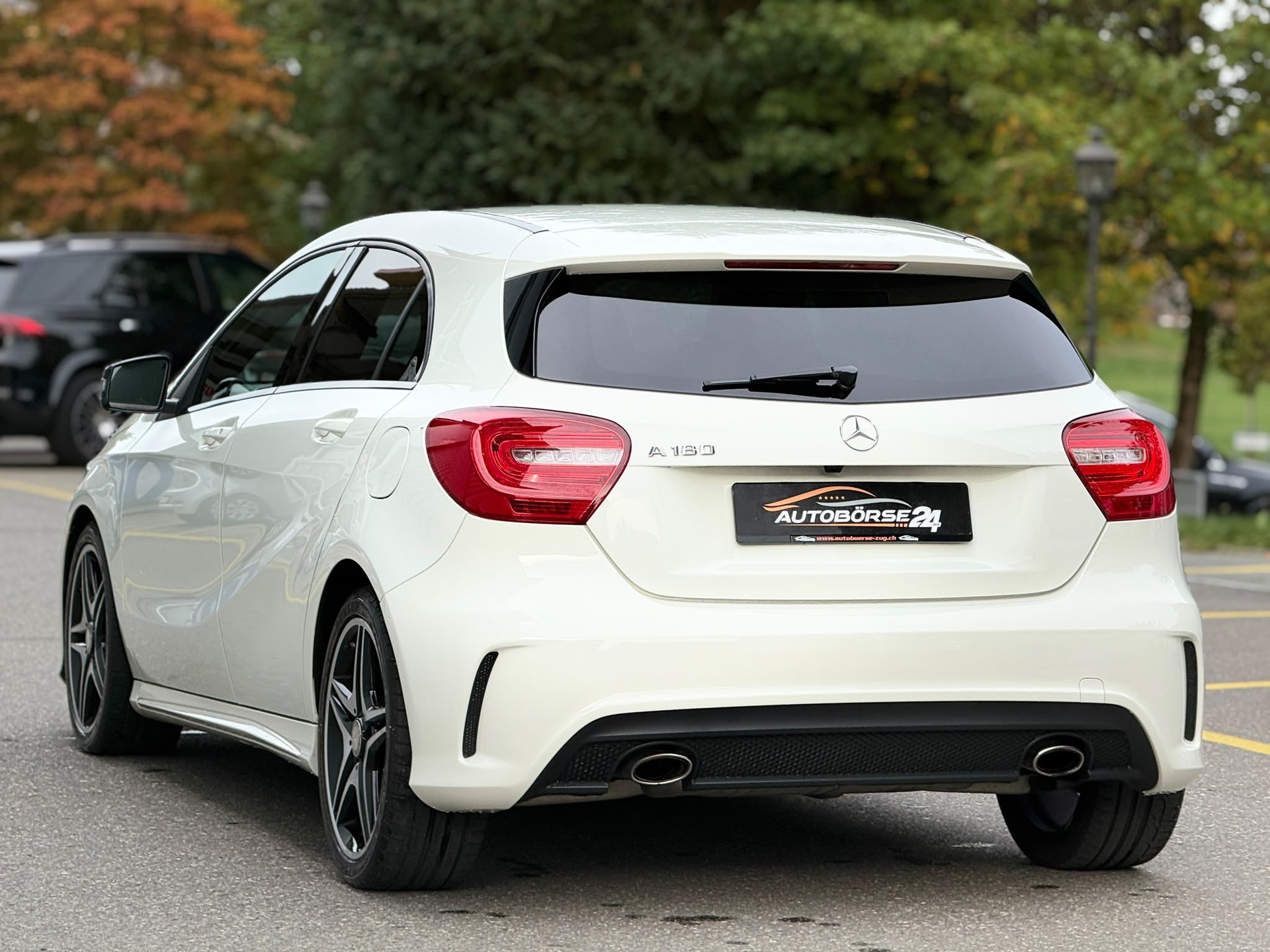 MERCEDES-BENZ A 180 AMG Line-showroom-element-3