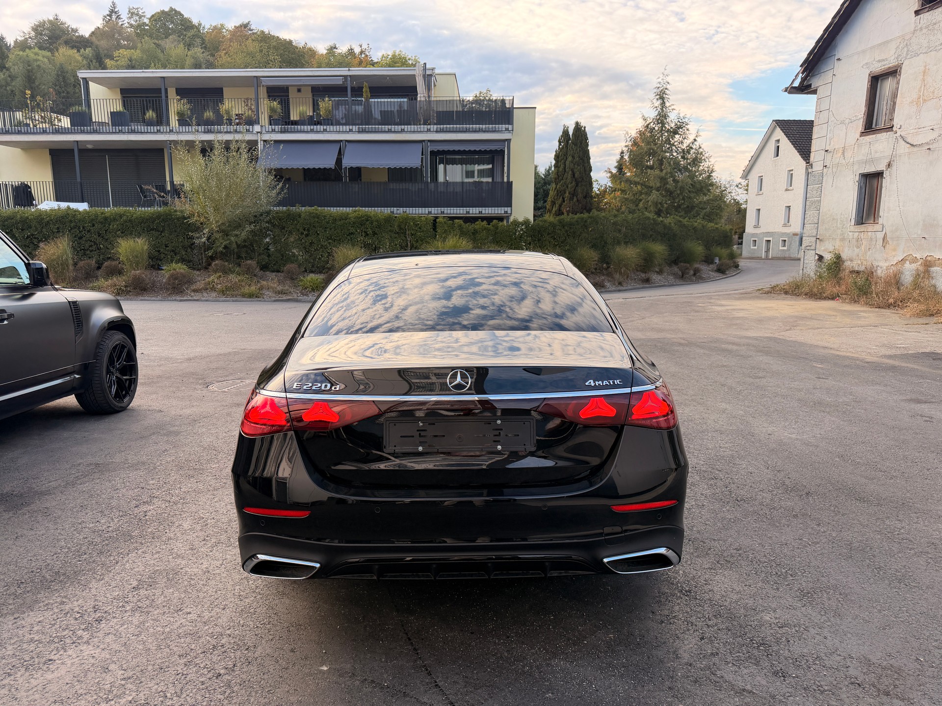 MERCEDES-BENZ E 220 d AMG Line 4Matic 9G-Tronic-image-8