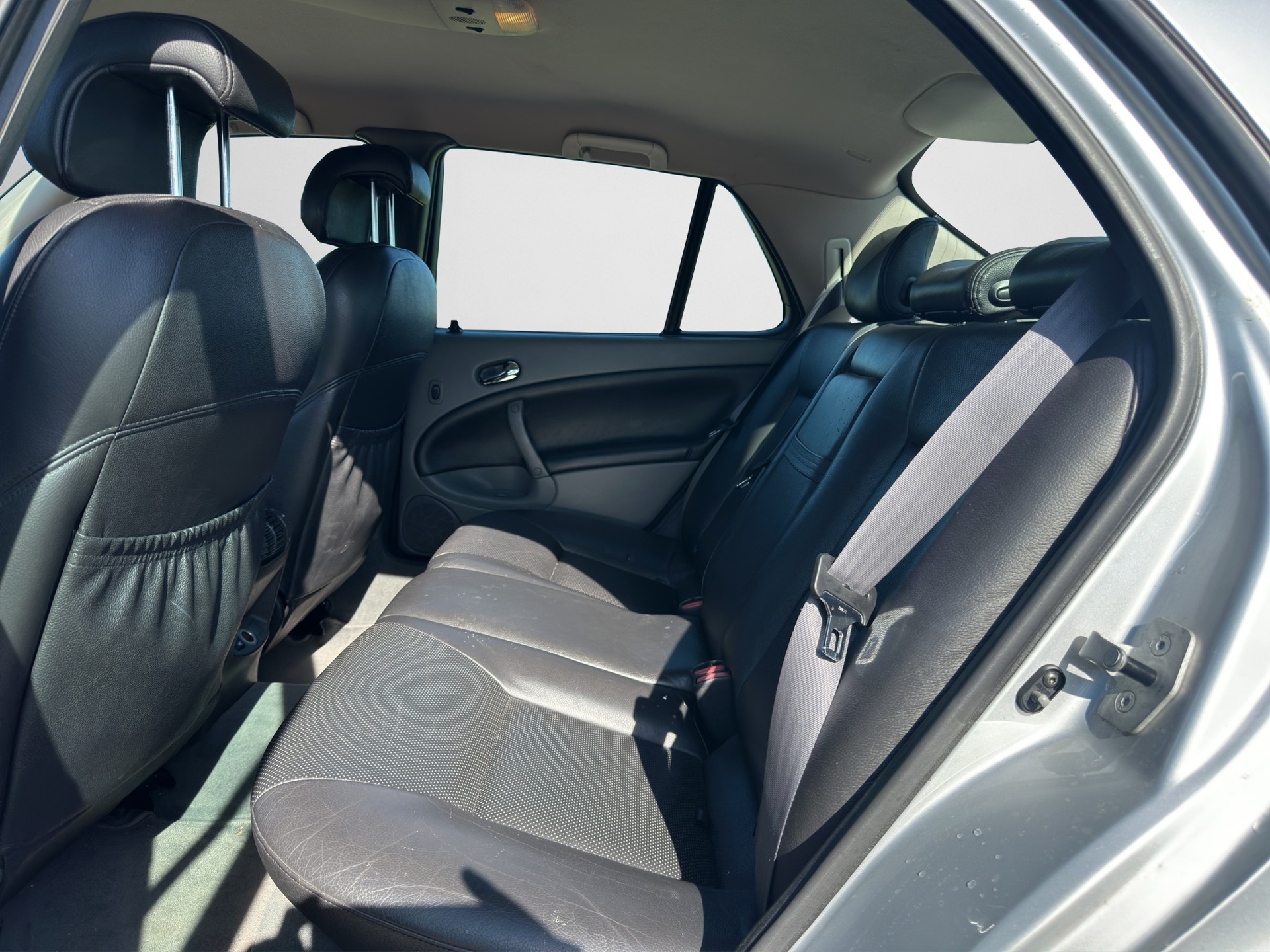 SAAB 9-5 2.3T Aero-image-11