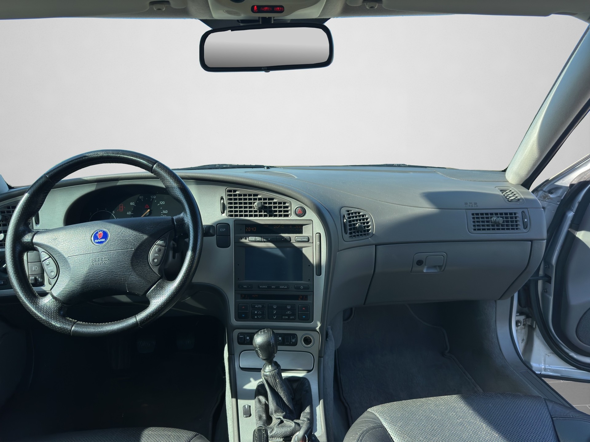 SAAB 9-5 2.3T Aero-image-12