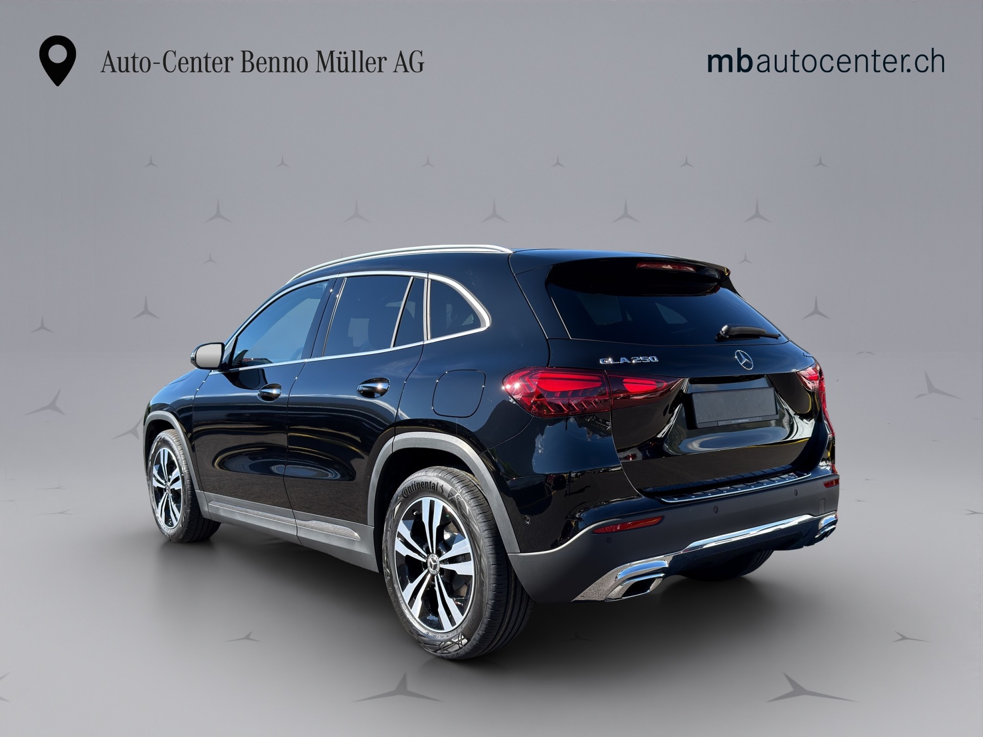 MERCEDES-BENZ GLA-Klasse H247 GLA 250 Swiss Star Progressive 4matic-showroom-element-3